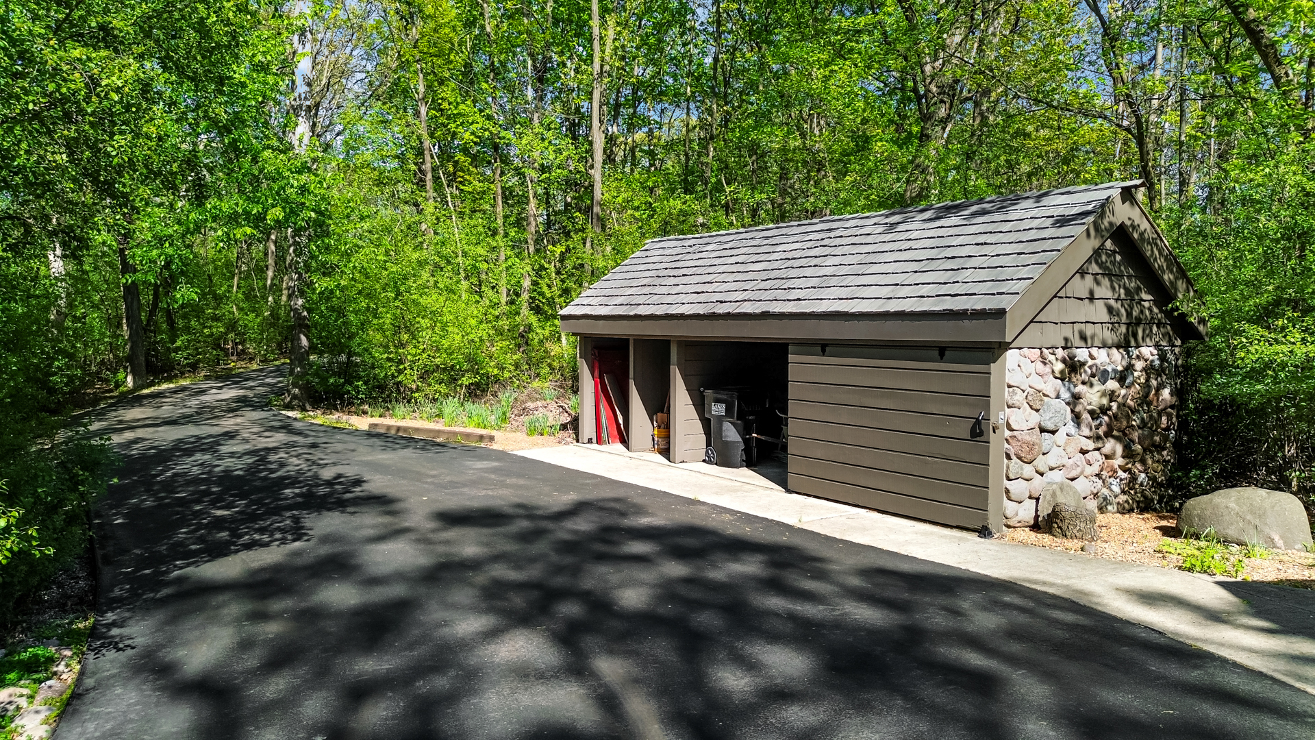 27250 N Meadowoods Lane, Mettawa, IL 60048