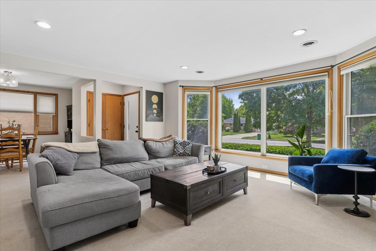 2508 W Sibley Street, Park Ridge, IL 60068