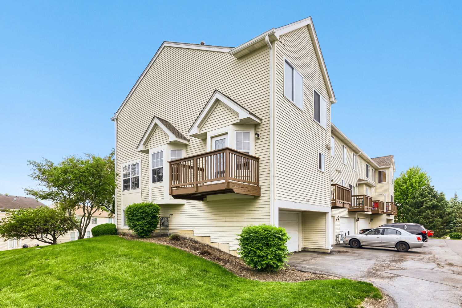 34290 N Barberry Road, Round Lake Beach, IL 60073