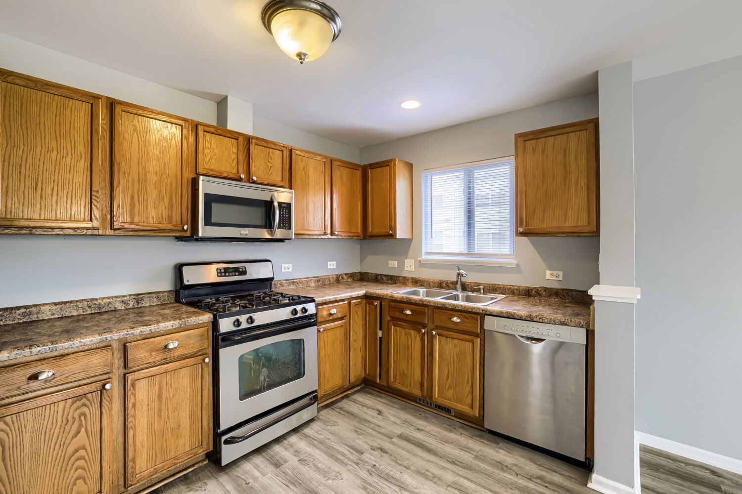 34290 N Barberry Road, Round Lake Beach, IL 60073