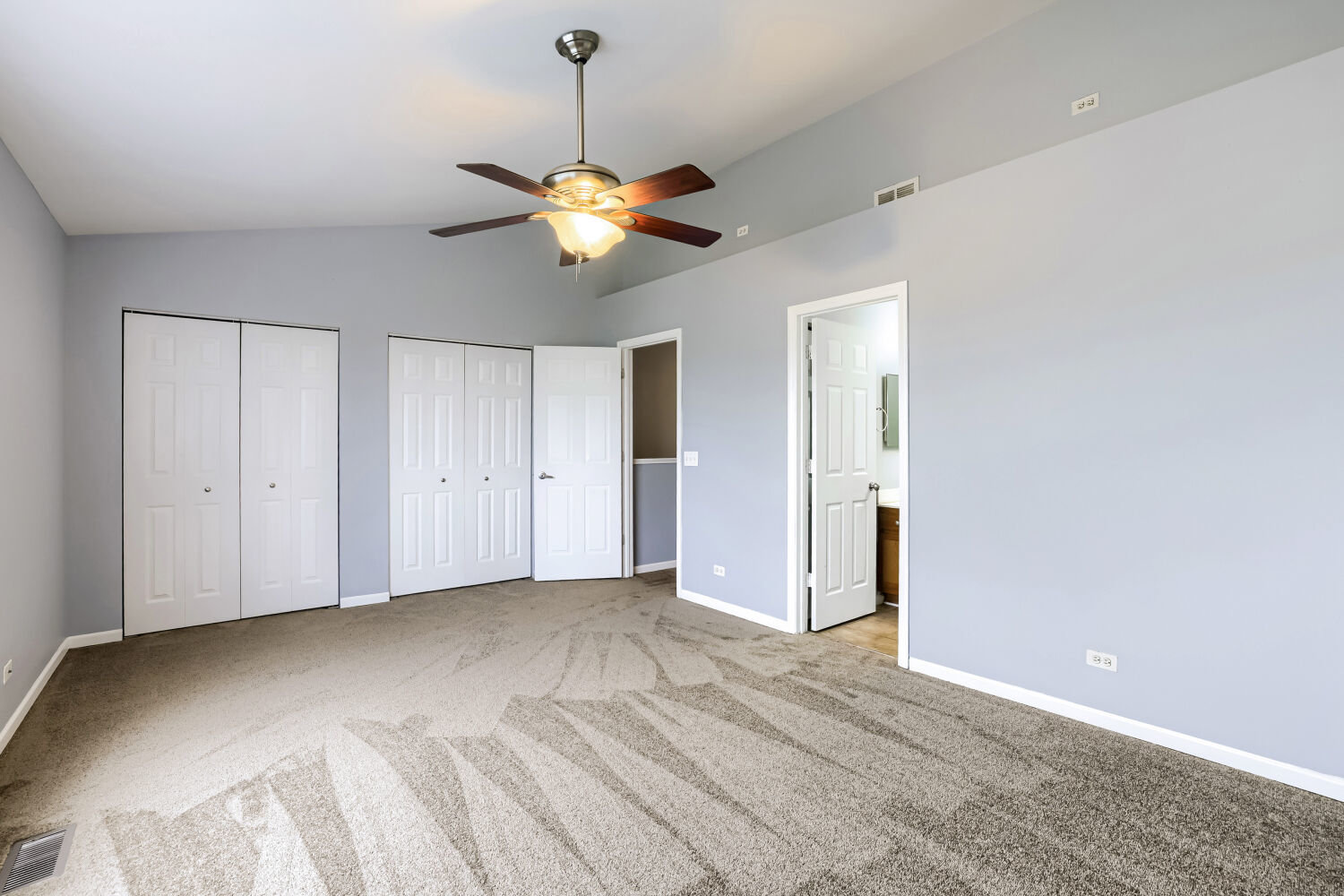34290 N Barberry Road, Round Lake Beach, IL 60073