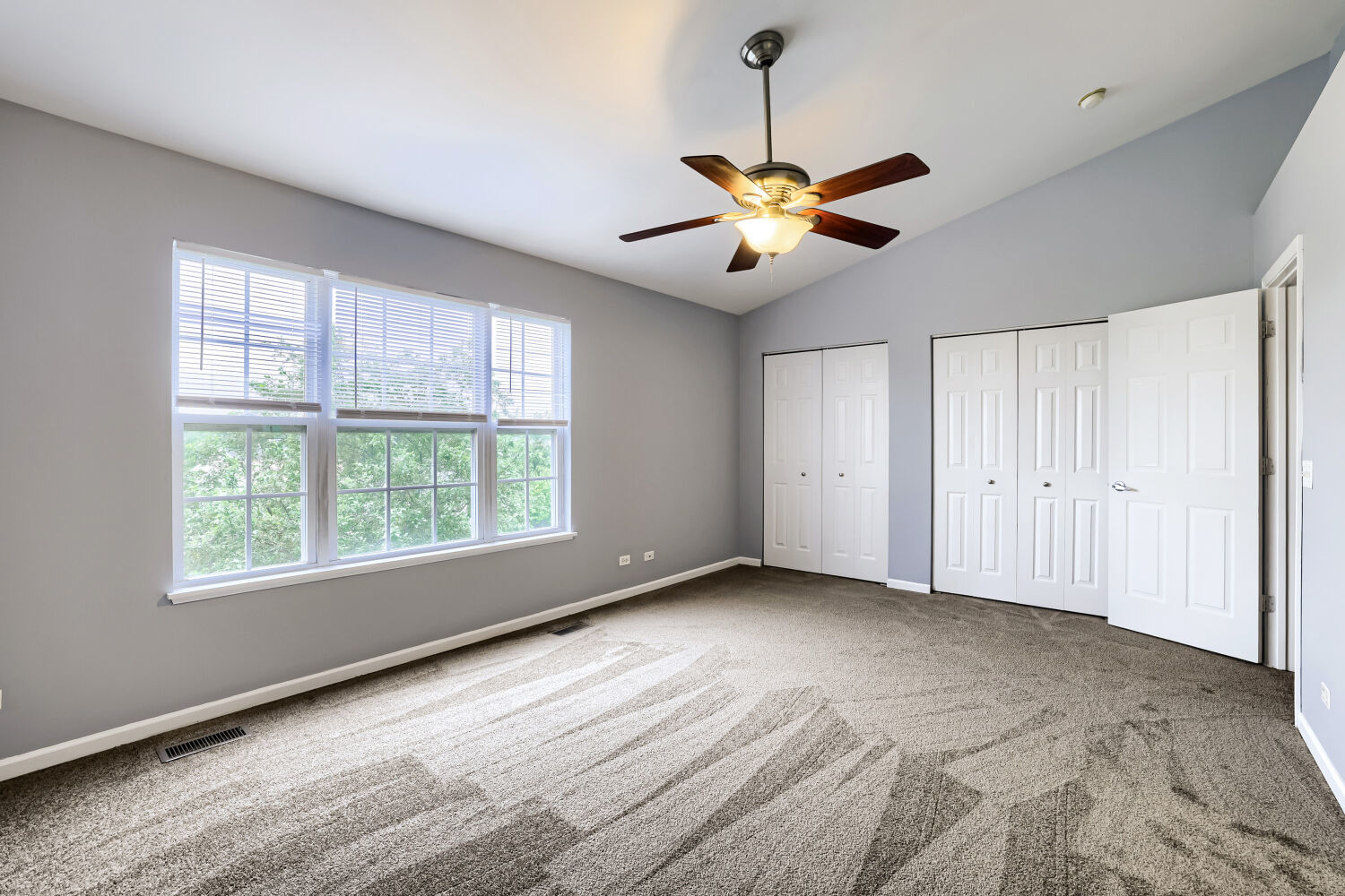 34290 N Barberry Road, Round Lake Beach, IL 60073