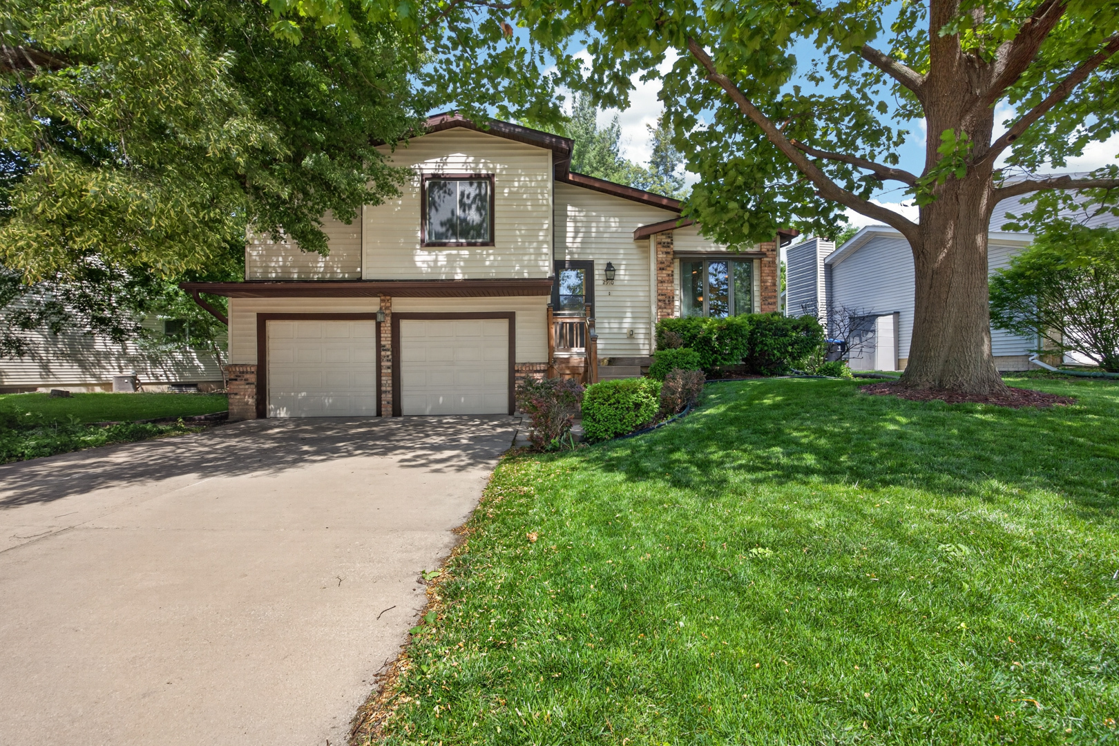 2910 Wellington Way, Bloomington, IL 61704