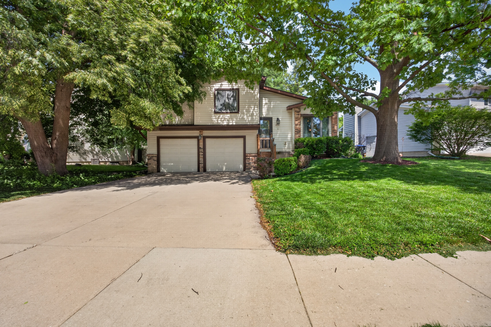 2910 Wellington Way, Bloomington, IL 61704