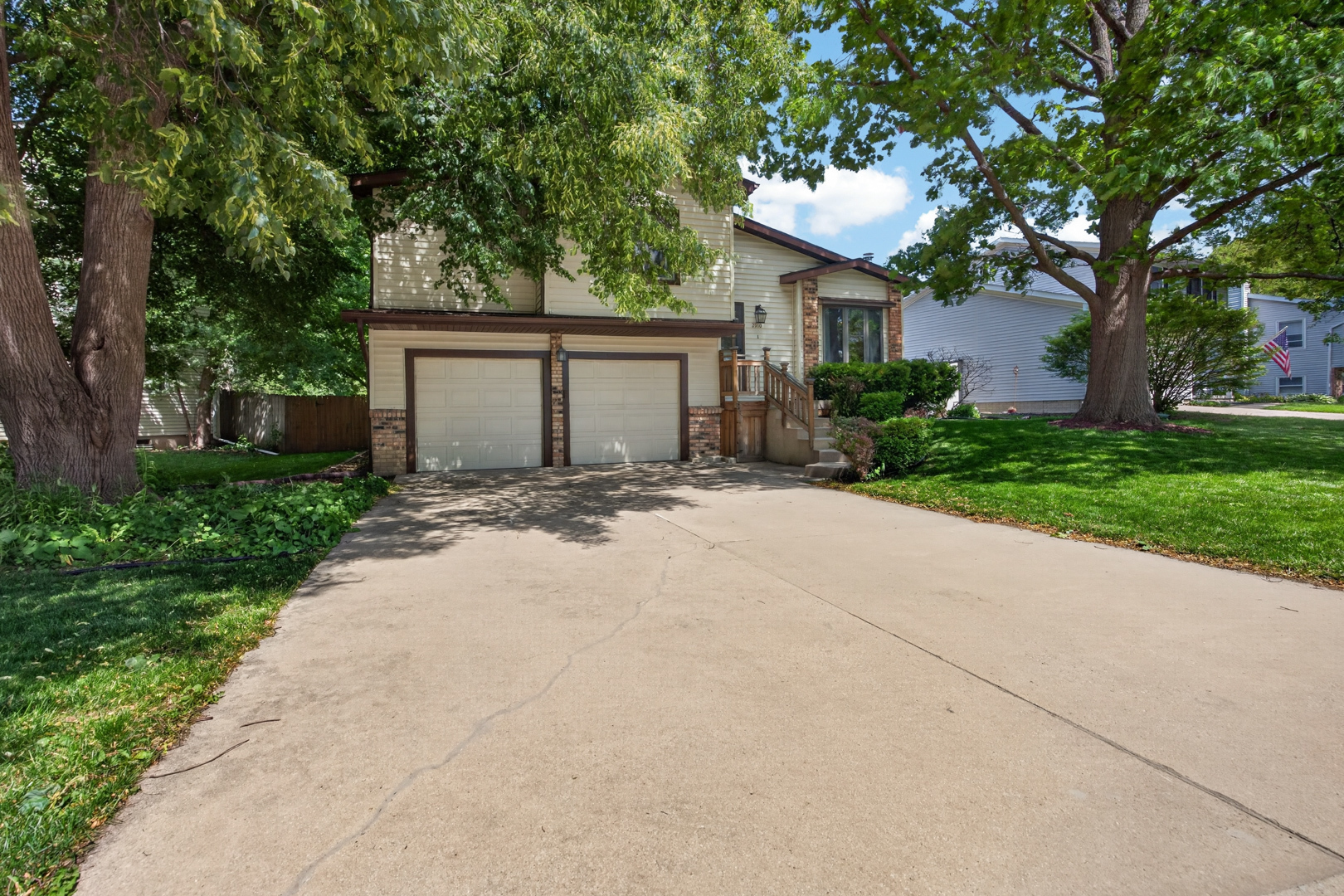 2910 Wellington Way, Bloomington, IL 61704