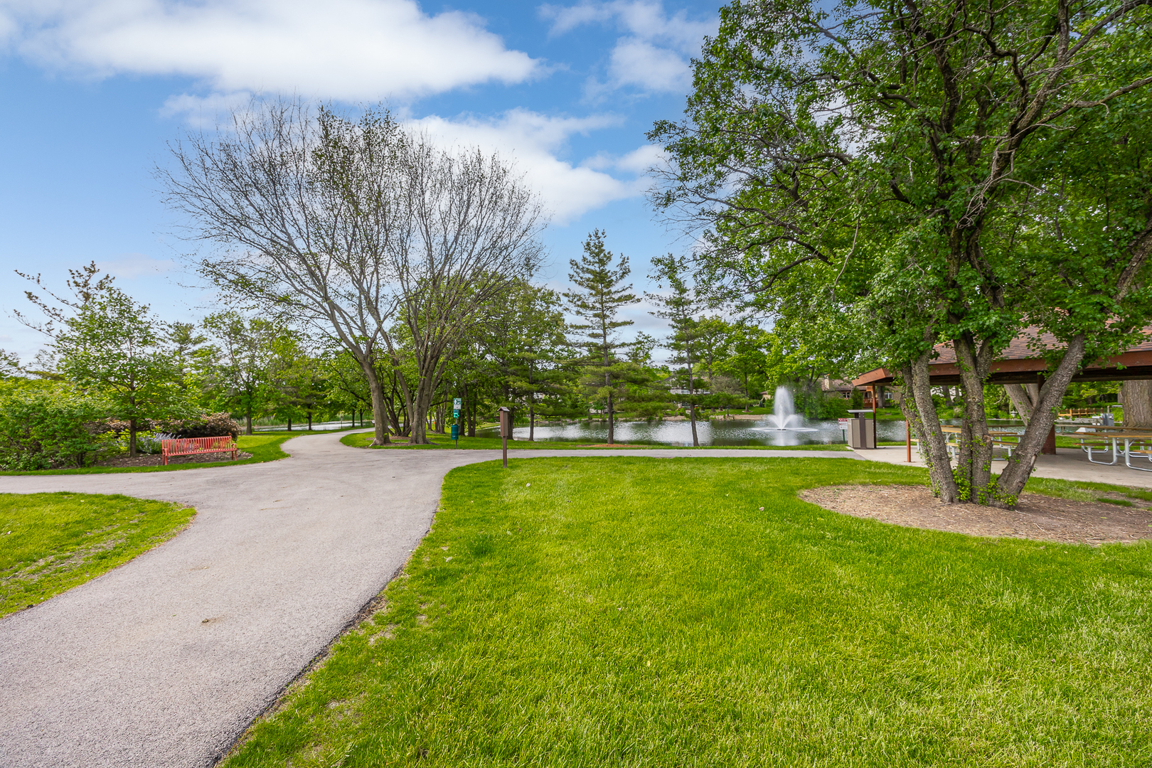 306 Woodview Court, Oak Brook, IL 60523