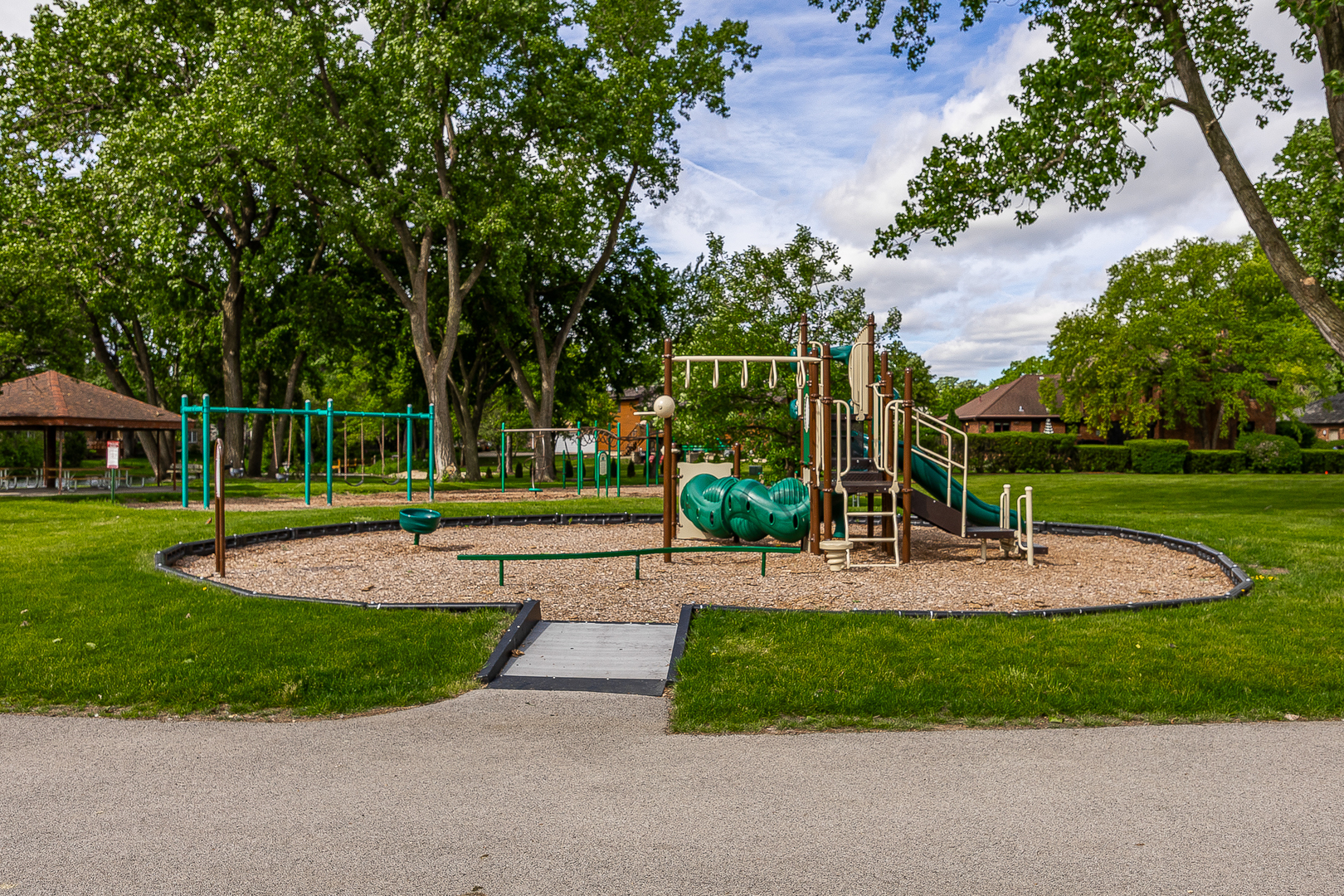 306 Woodview Court, Oak Brook, IL 60523