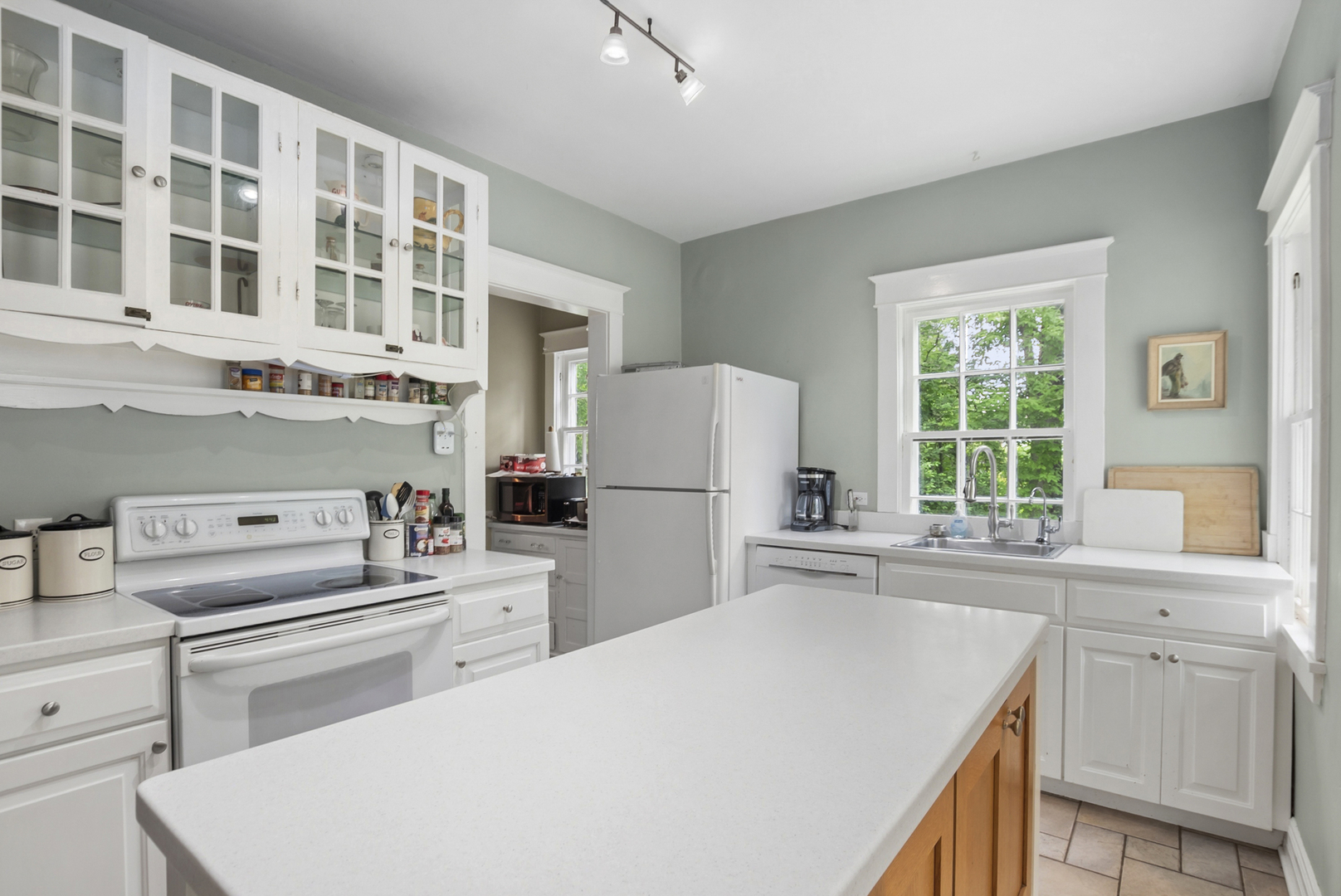 2114 Cedar Road, Homewood, IL 60430