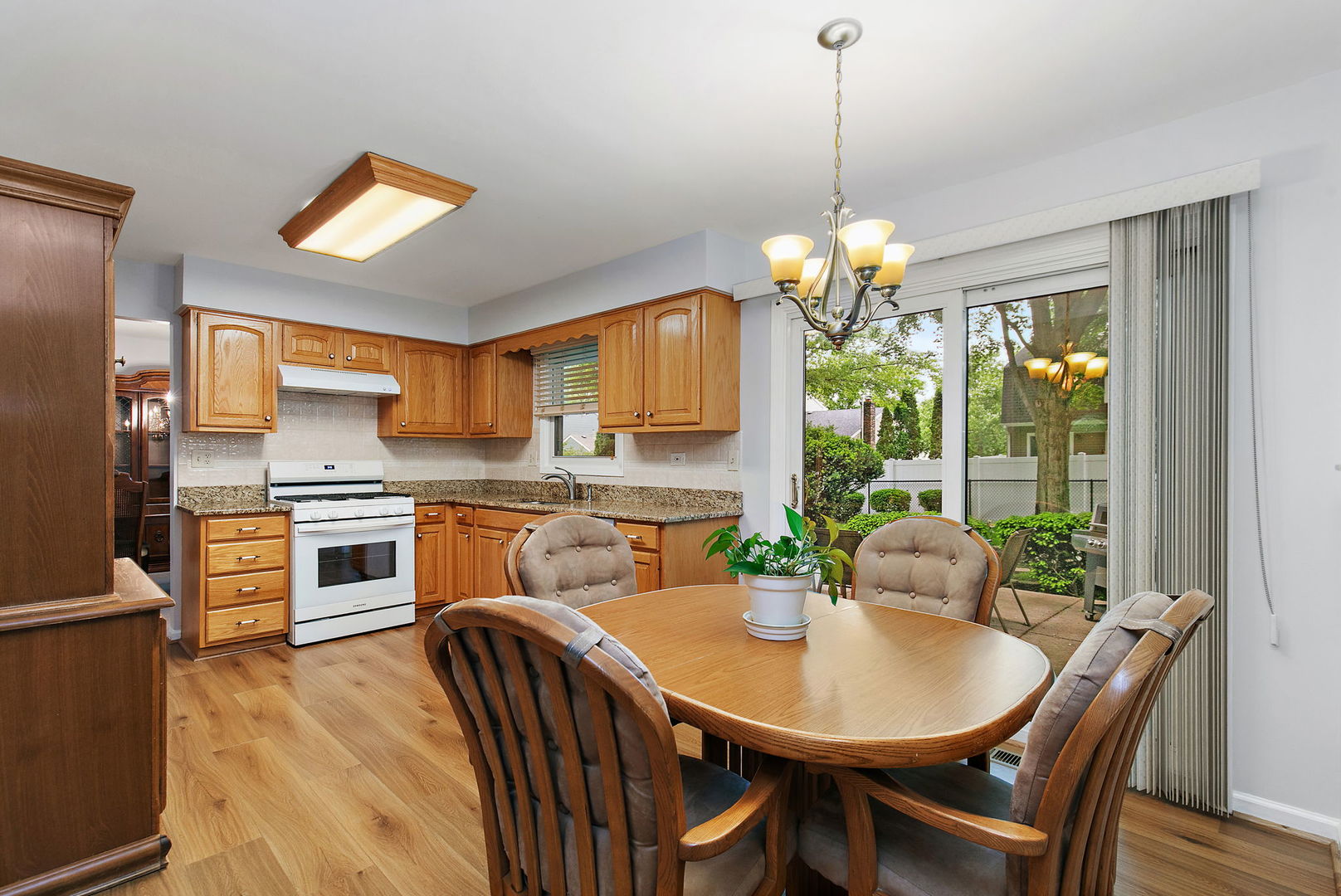 209 Briarheath Lane, Naperville, IL 60565