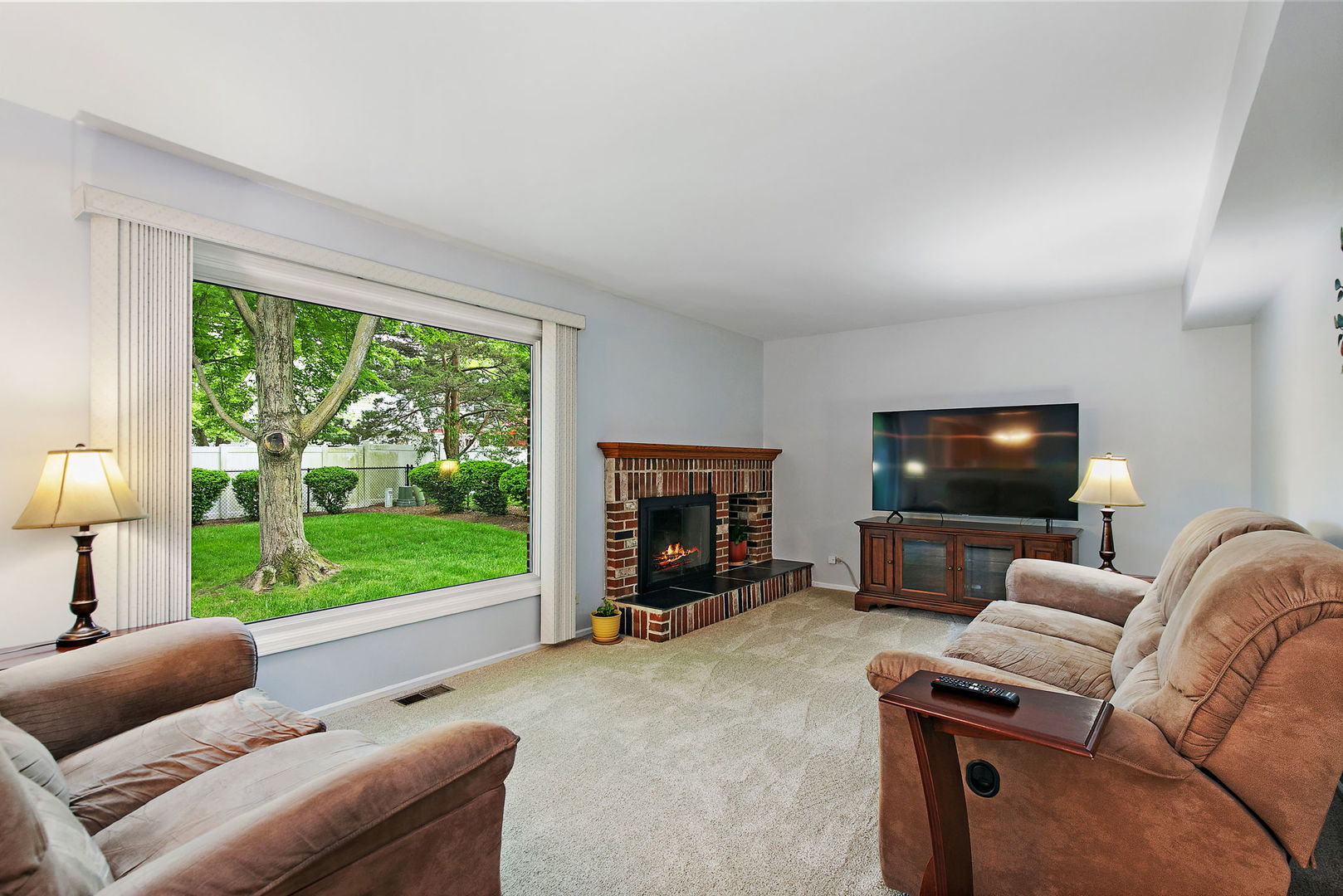209 Briarheath Lane, Naperville, IL 60565