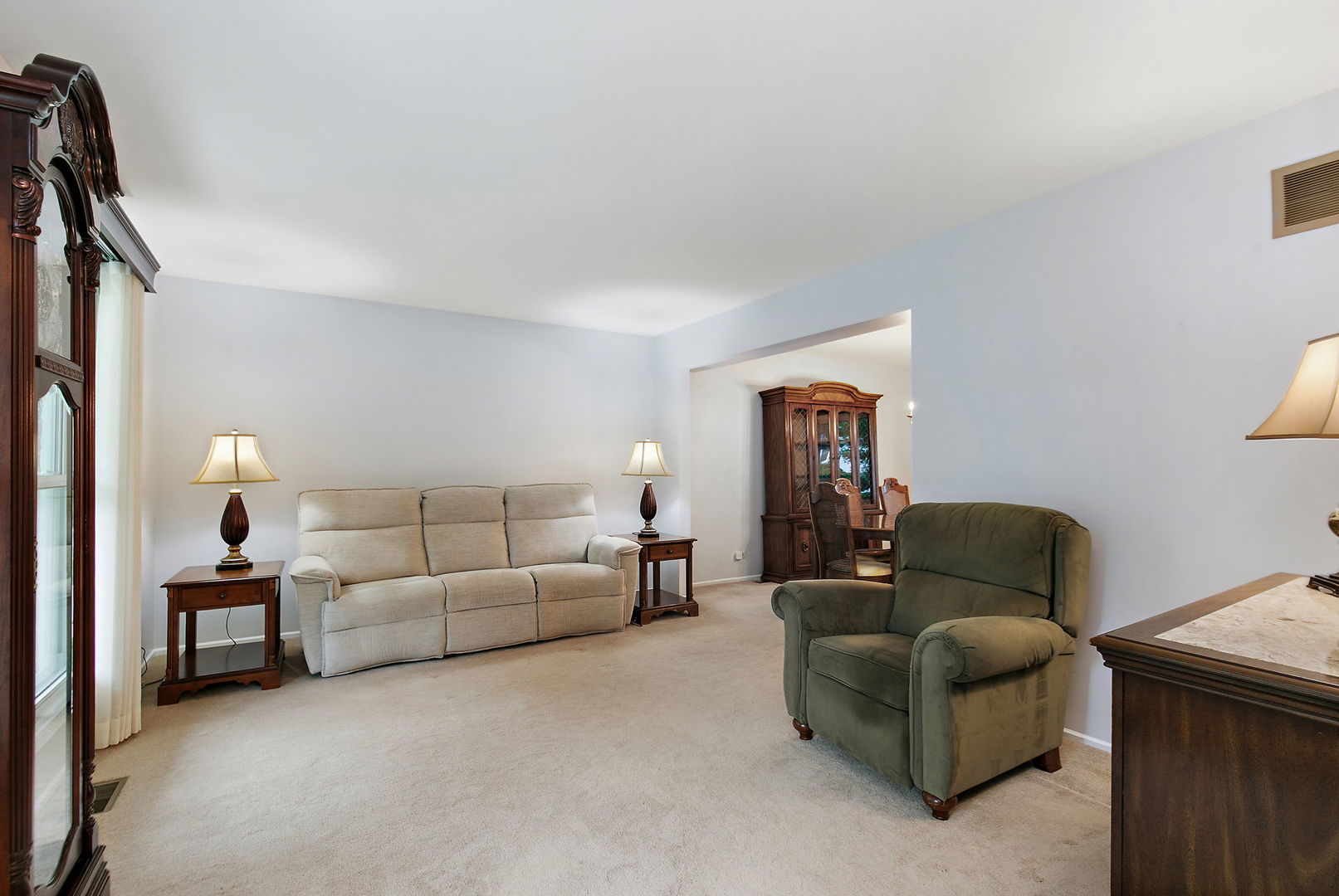 209 Briarheath Lane, Naperville, IL 60565