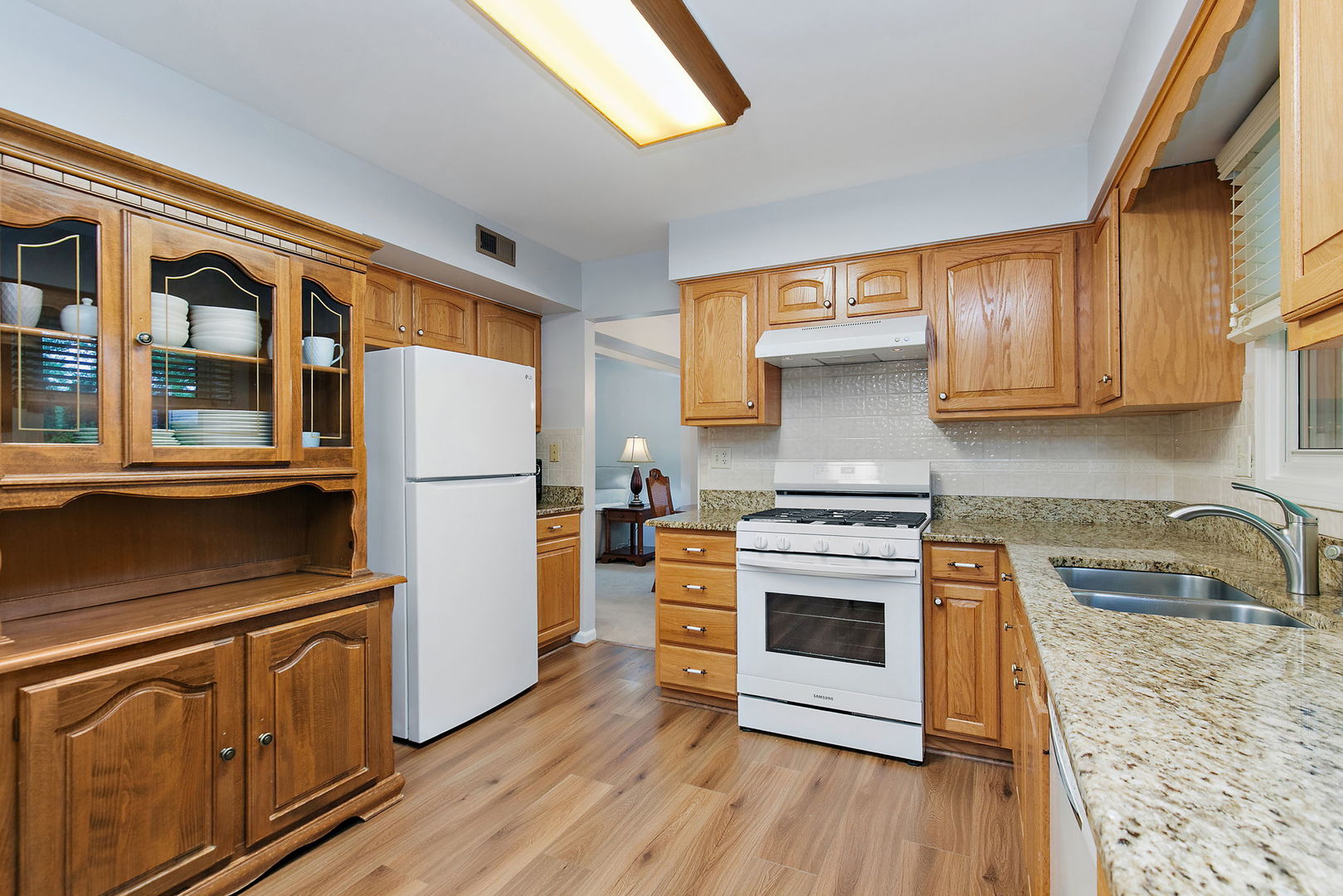 209 Briarheath Lane, Naperville, IL 60565
