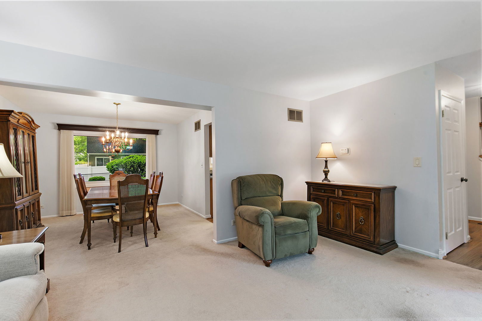 209 Briarheath Lane, Naperville, IL 60565