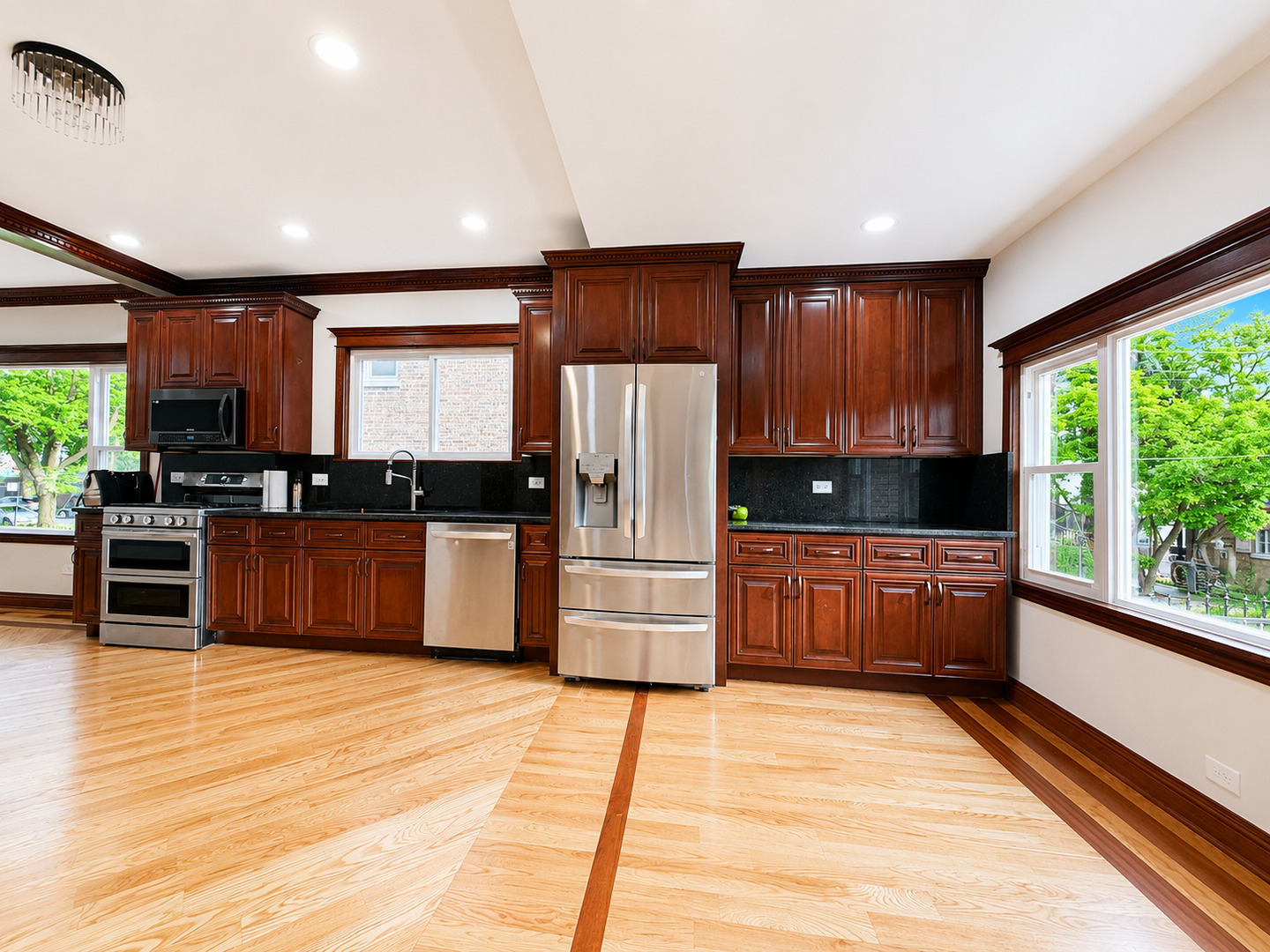 4552 S California Avenue, Chicago, IL 60632