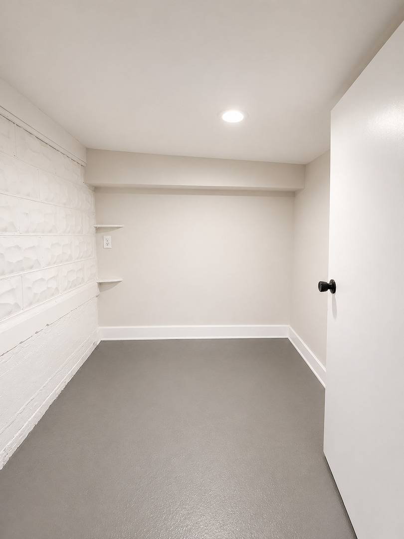 4552 S California Avenue, Chicago, IL 60632