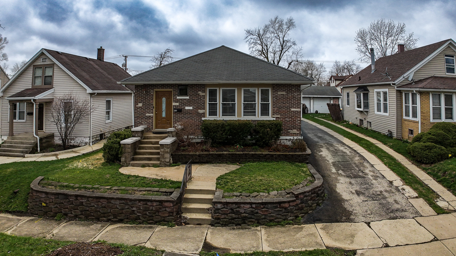 913 Oakland Avenue, Joliet, IL 60435