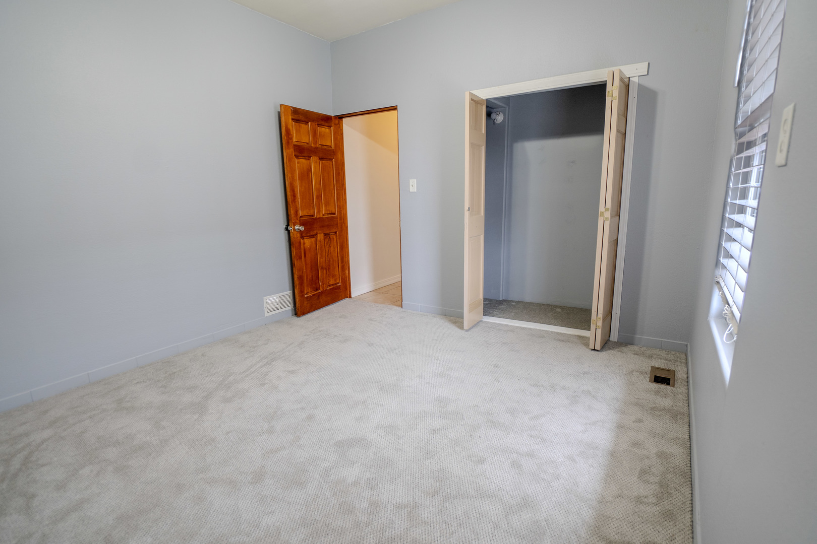 913 Oakland Avenue, Joliet, IL 60435
