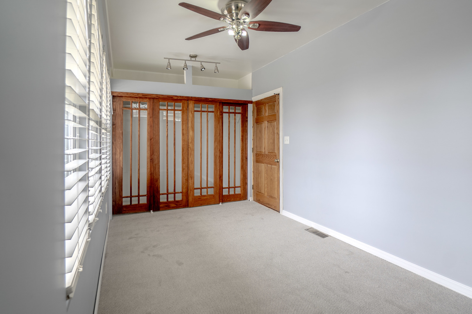 913 Oakland Avenue, Joliet, IL 60435