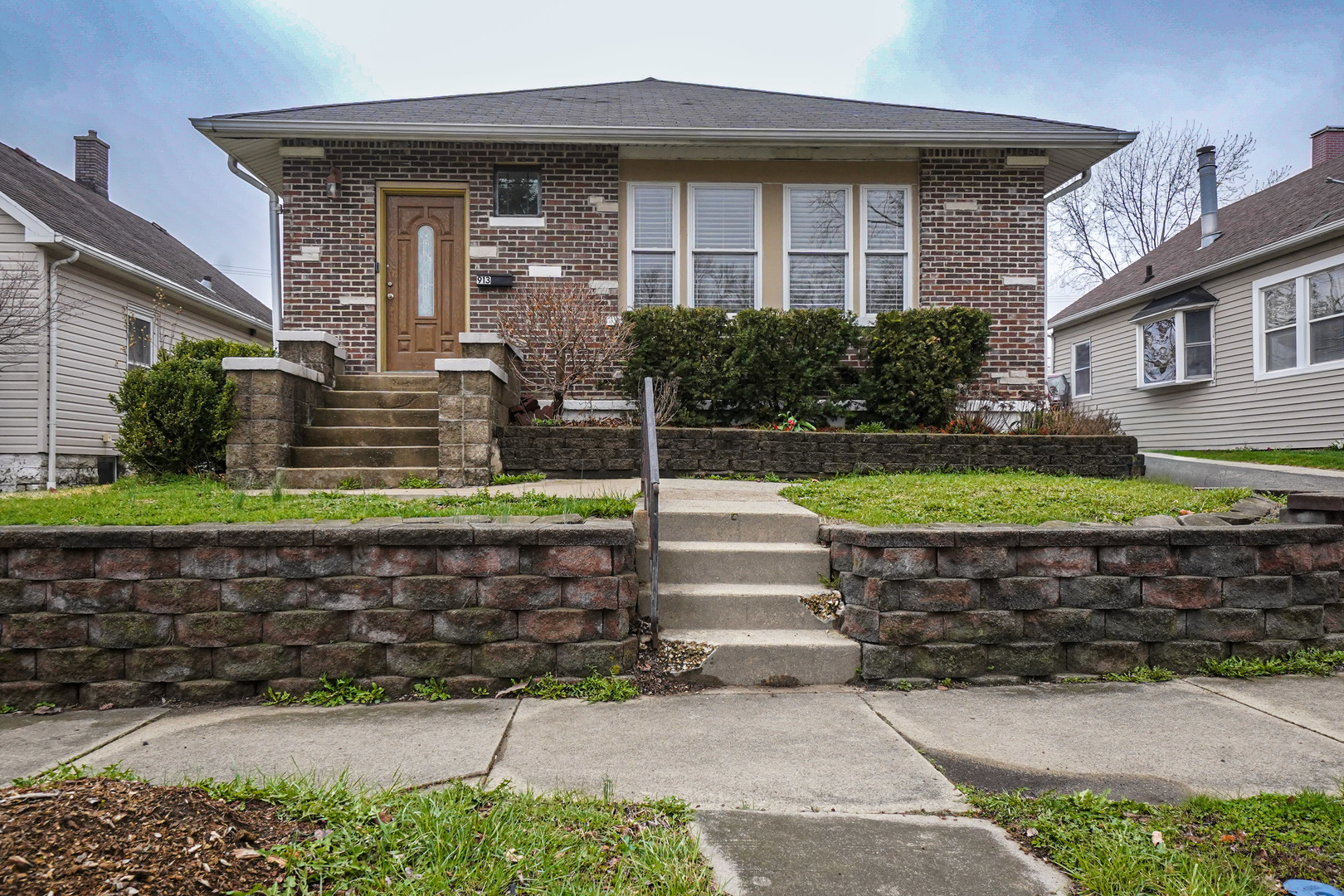 913 Oakland Avenue, Joliet, IL 60435