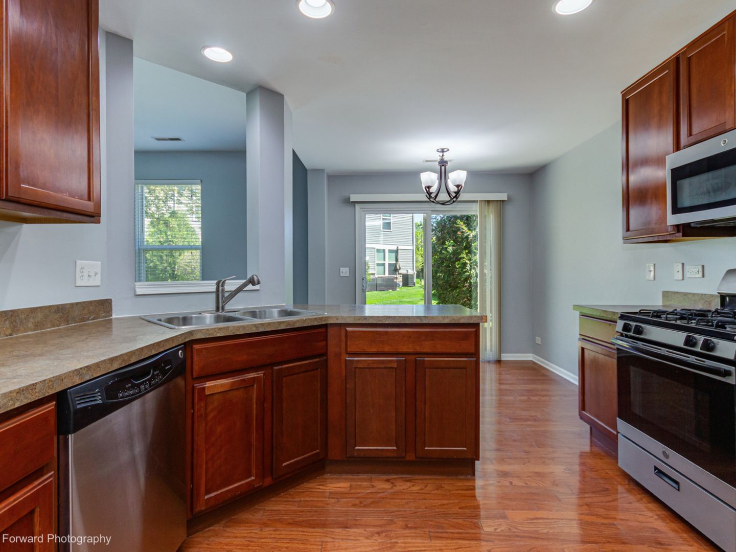 656 HAWLEY Drive, Oswego, IL 60543