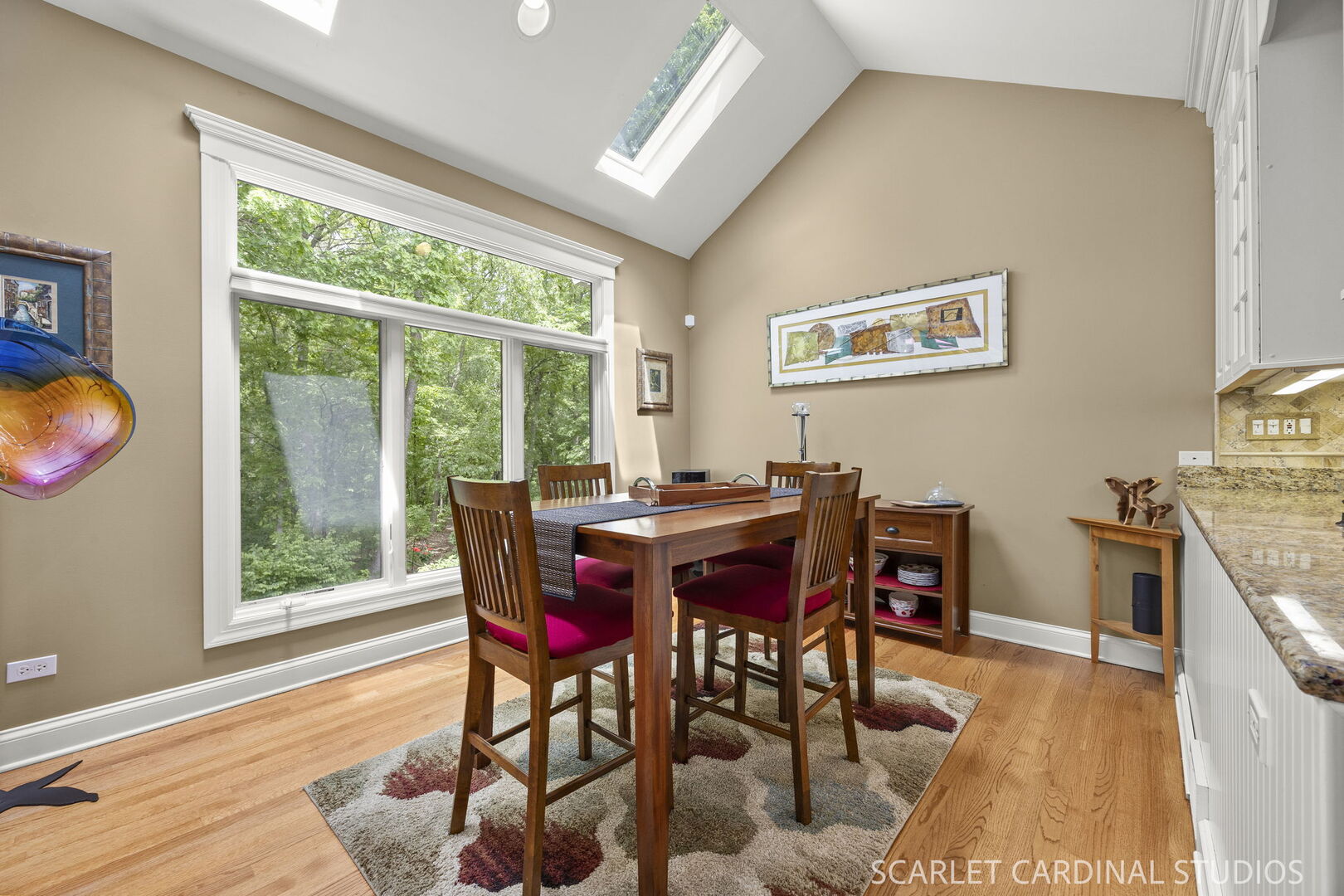1028 Crestwood Circle, St. Charles, IL 60175