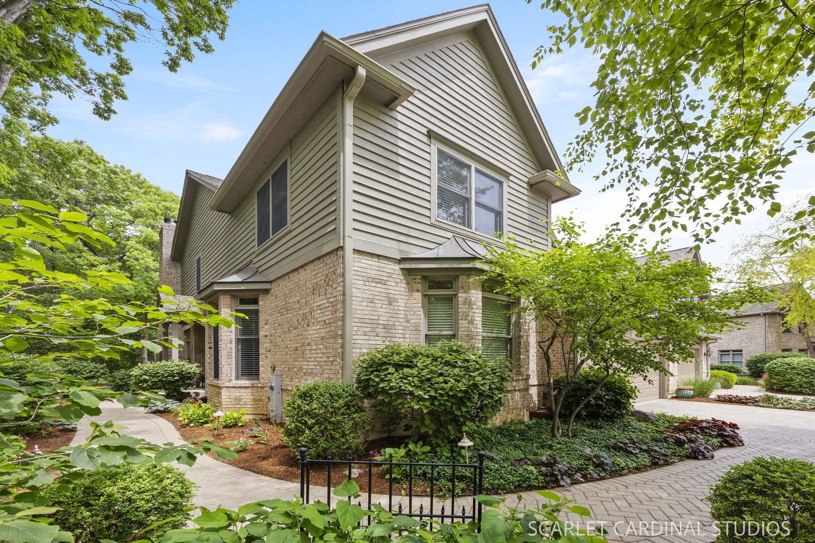 1028 Crestwood Circle, St. Charles, IL 60175