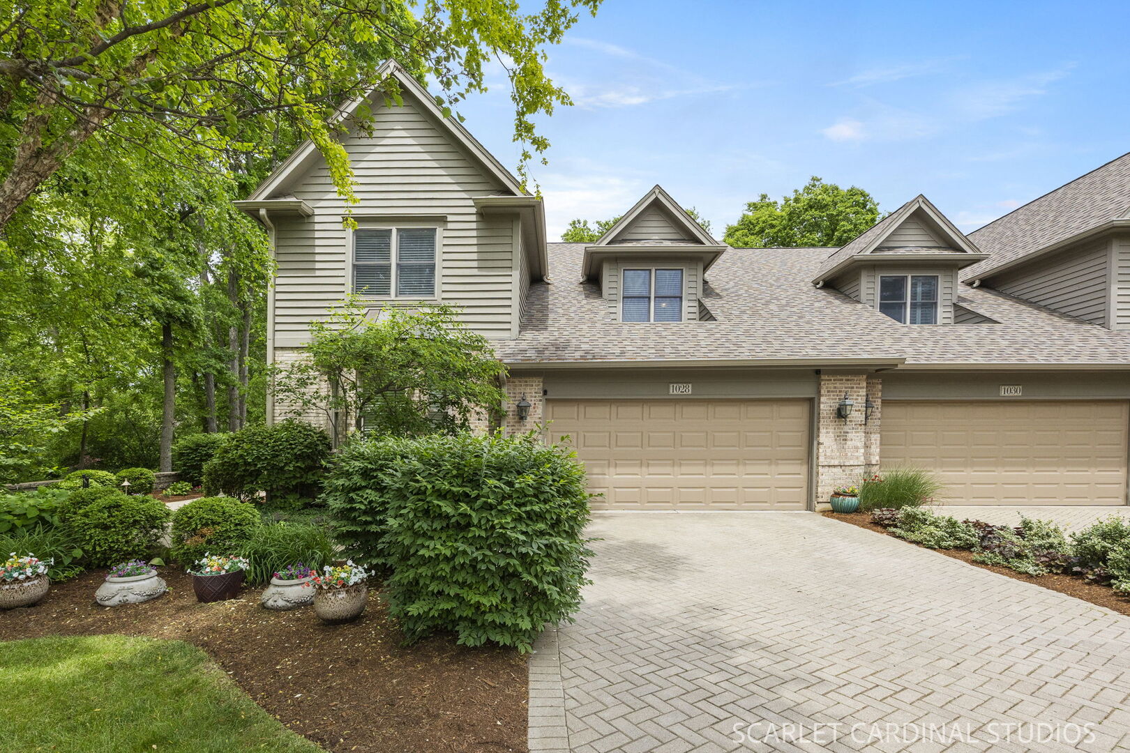 1028 Crestwood Circle, St. Charles, IL 60175