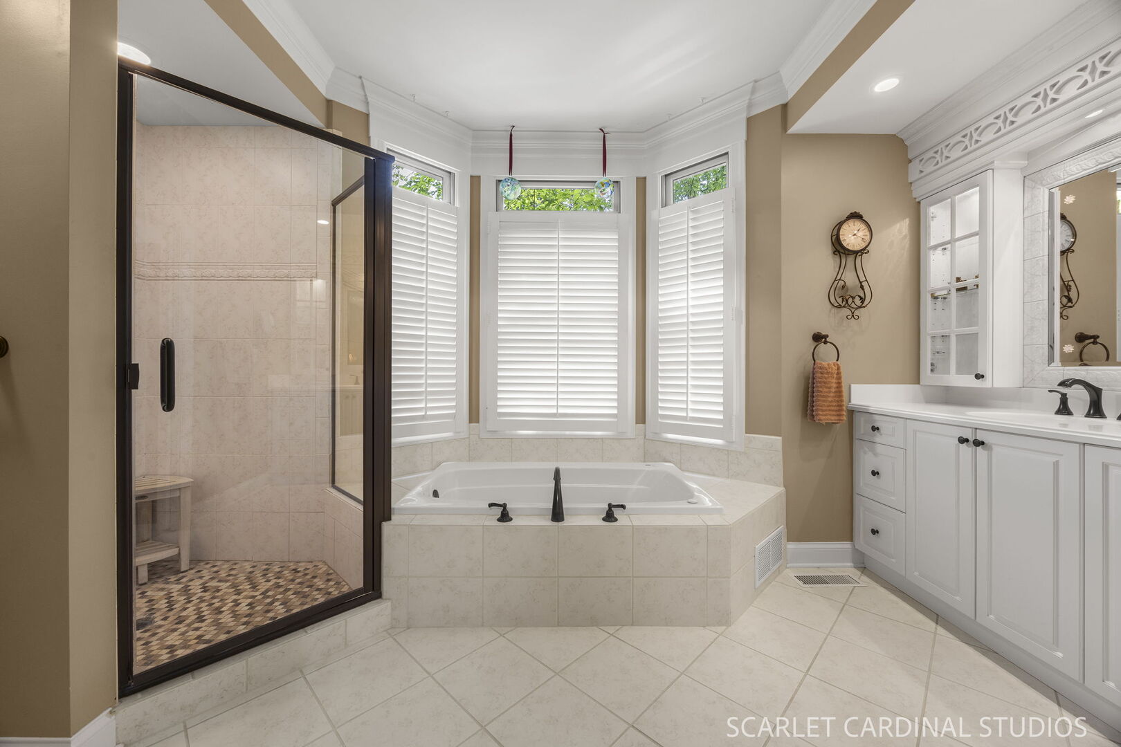 1028 Crestwood Circle, St. Charles, IL 60175