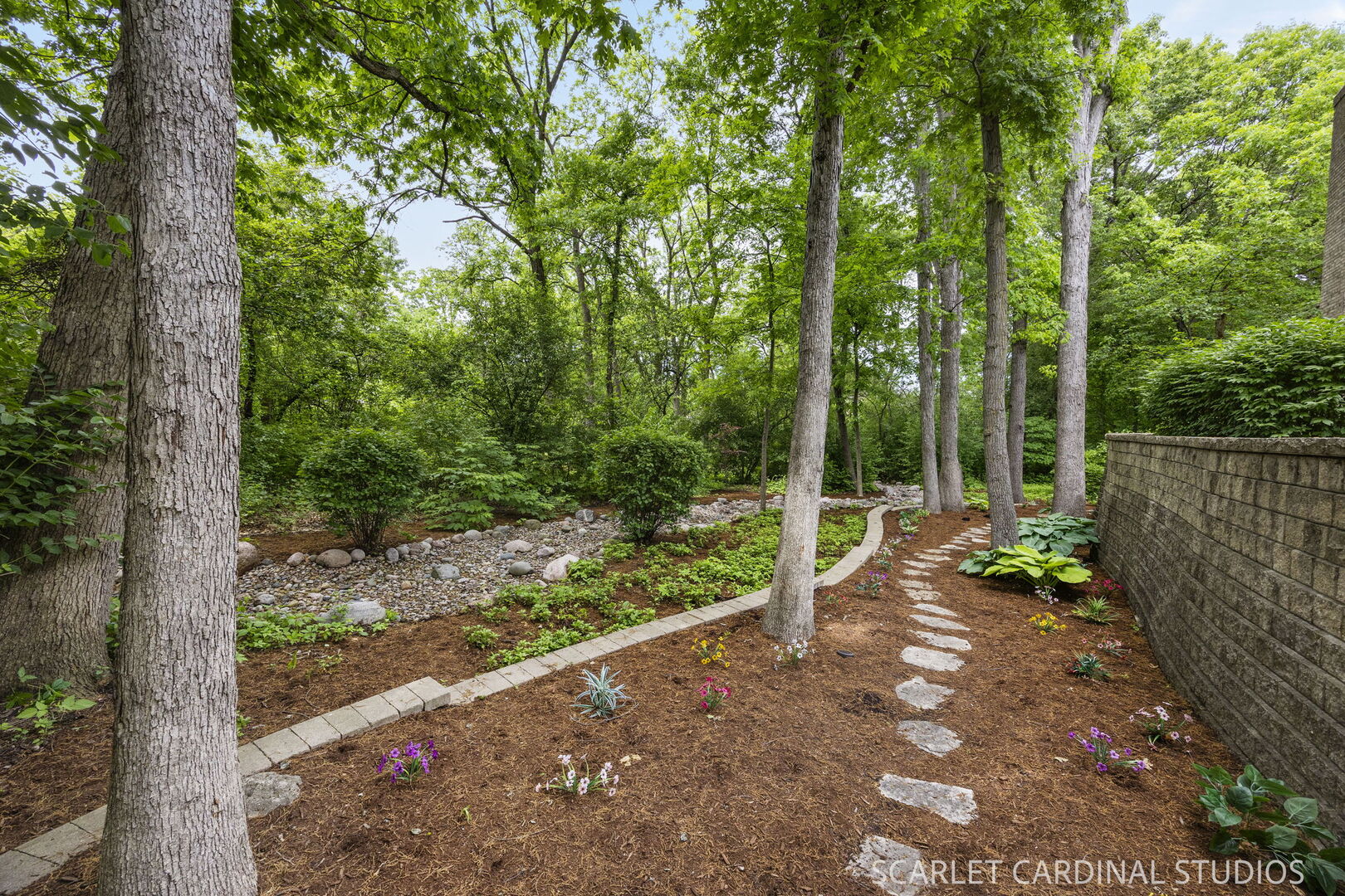 1028 Crestwood Circle, St. Charles, IL 60175
