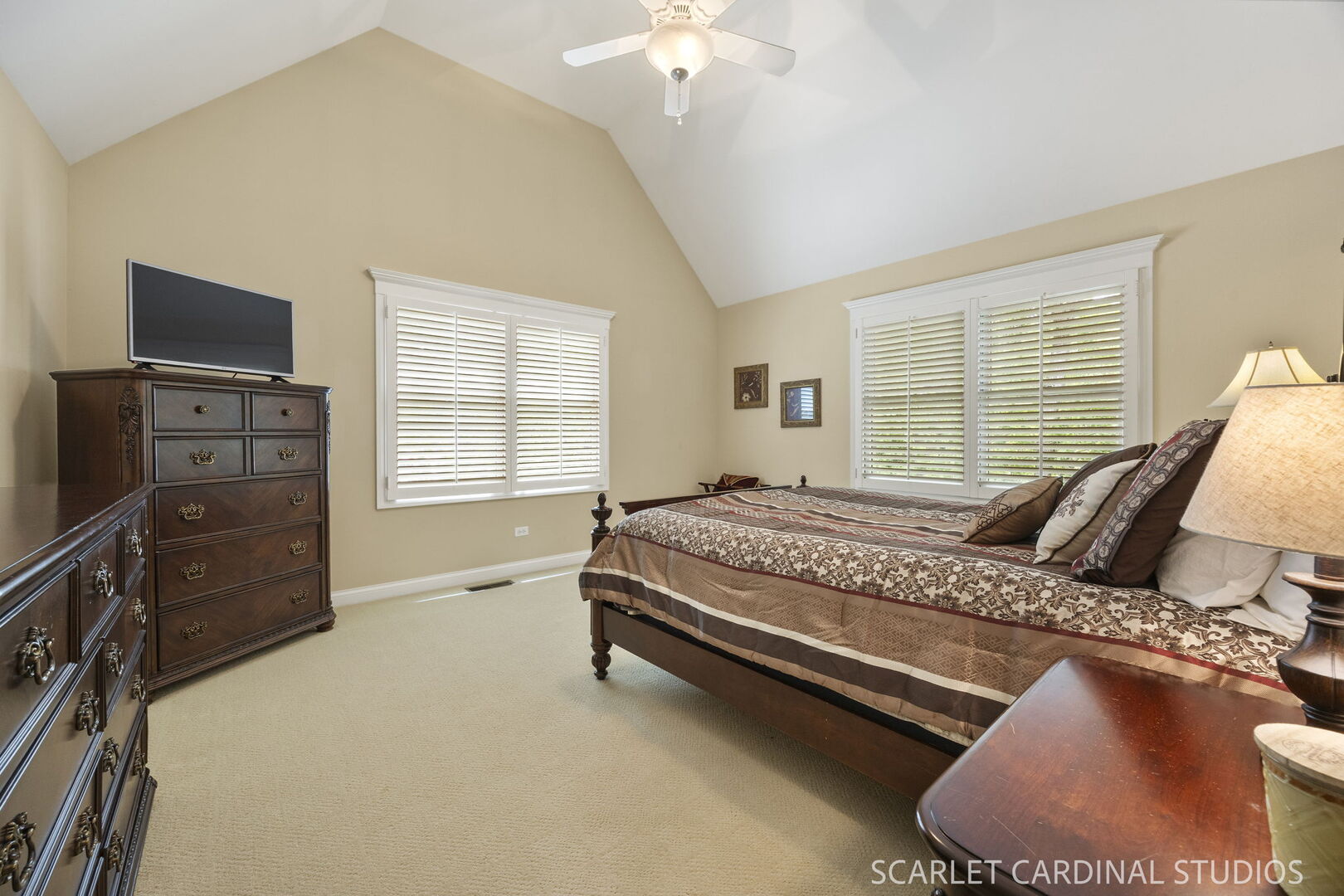 1028 Crestwood Circle, St. Charles, IL 60175