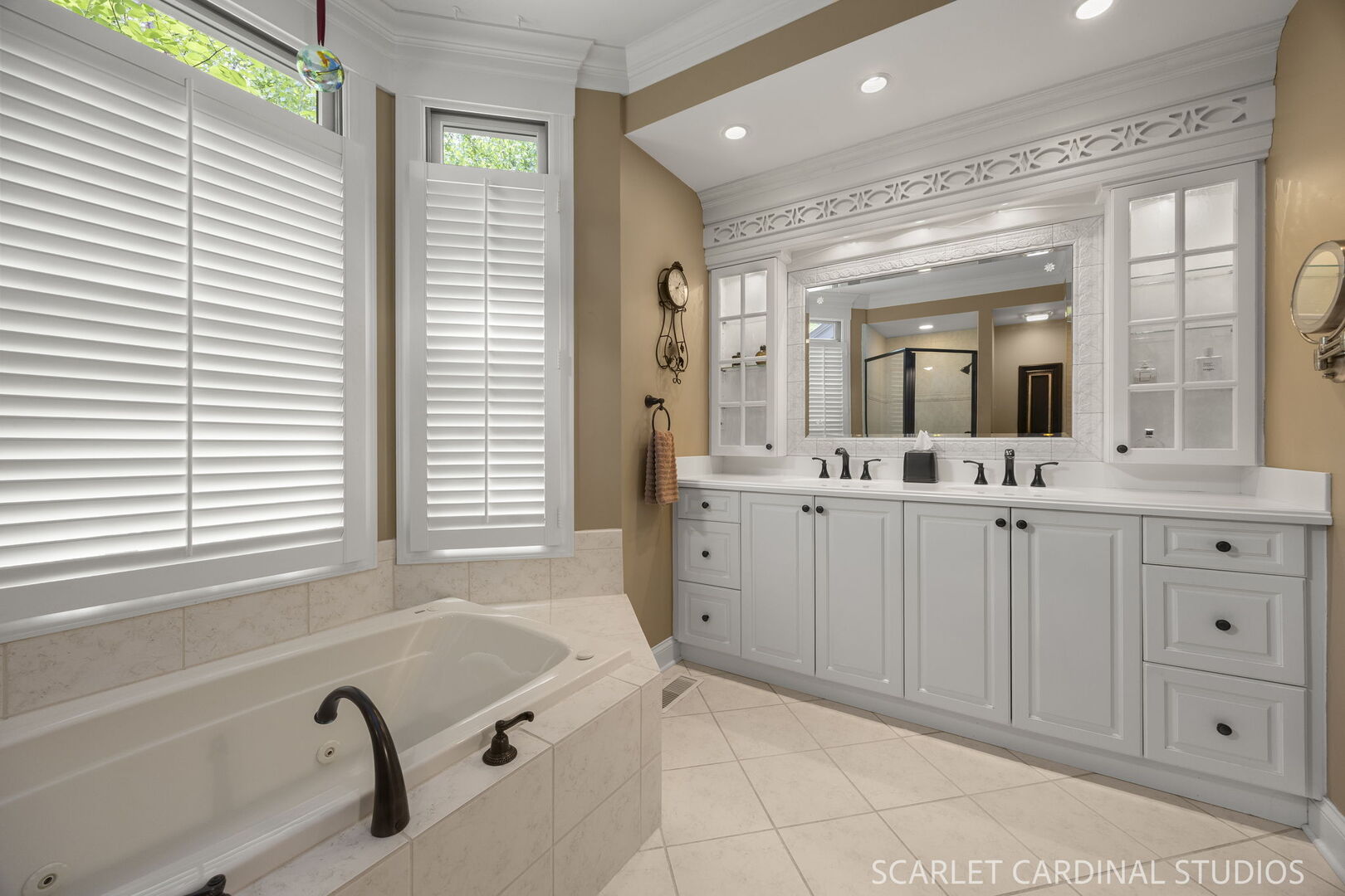 1028 Crestwood Circle, St. Charles, IL 60175