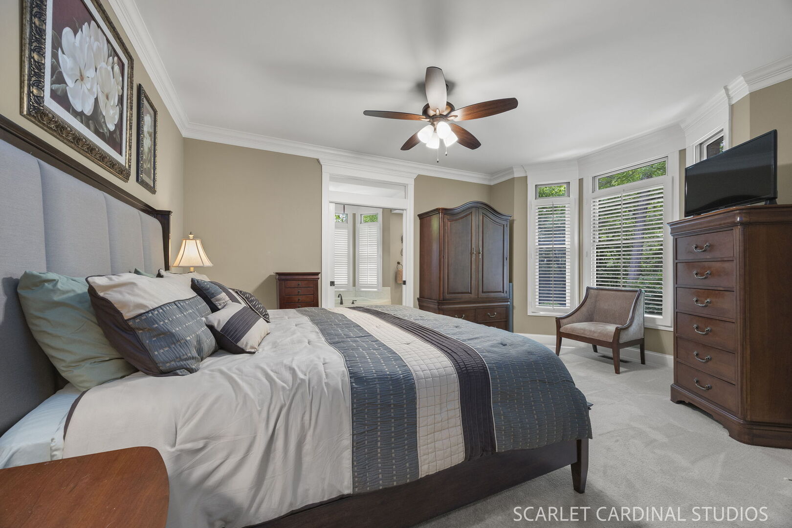1028 Crestwood Circle, St. Charles, IL 60175