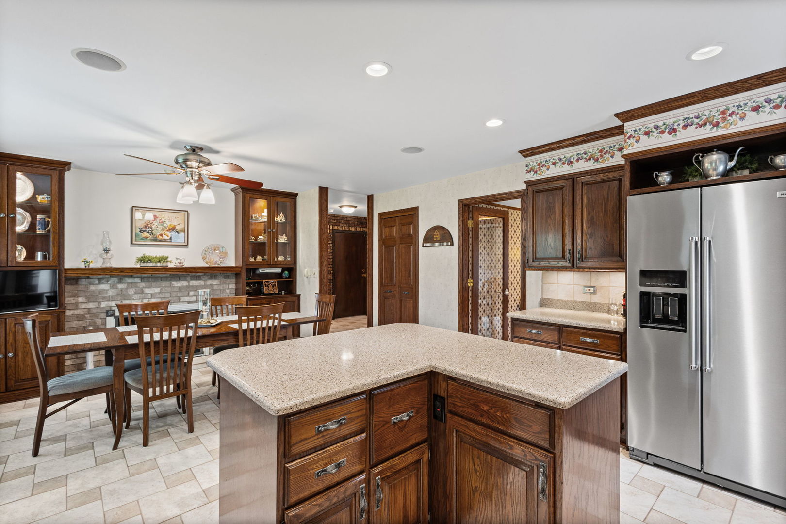 1227 S Highland Avenue, Arlington Heights, IL 60005