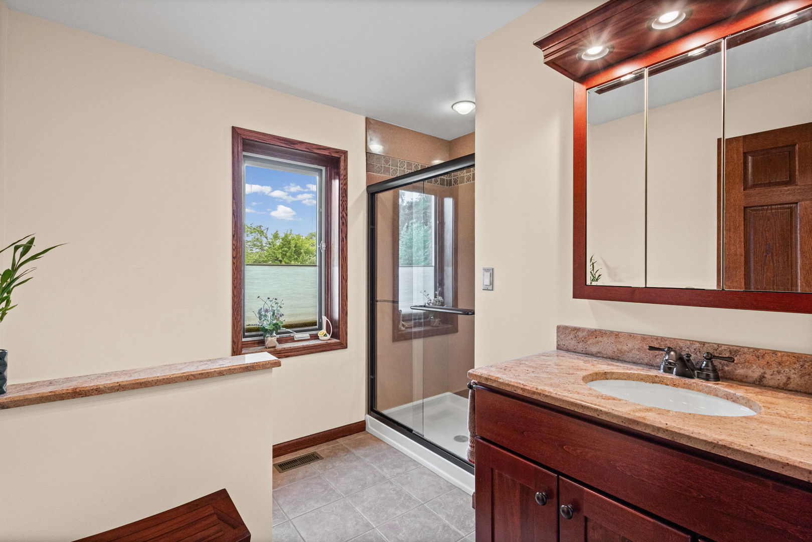 1227 S Highland Avenue, Arlington Heights, IL 60005