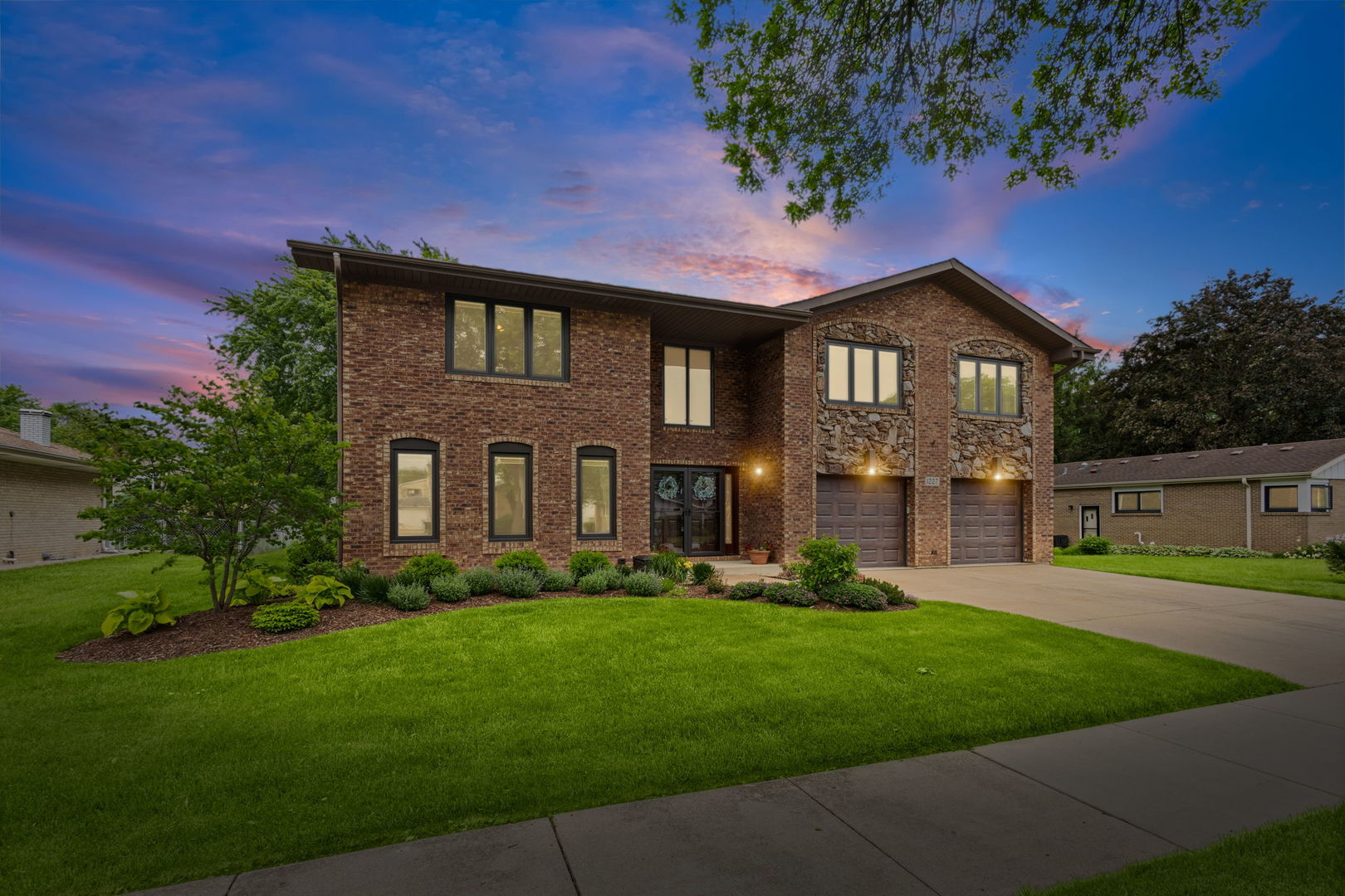 1227 S Highland Avenue, Arlington Heights, IL 60005