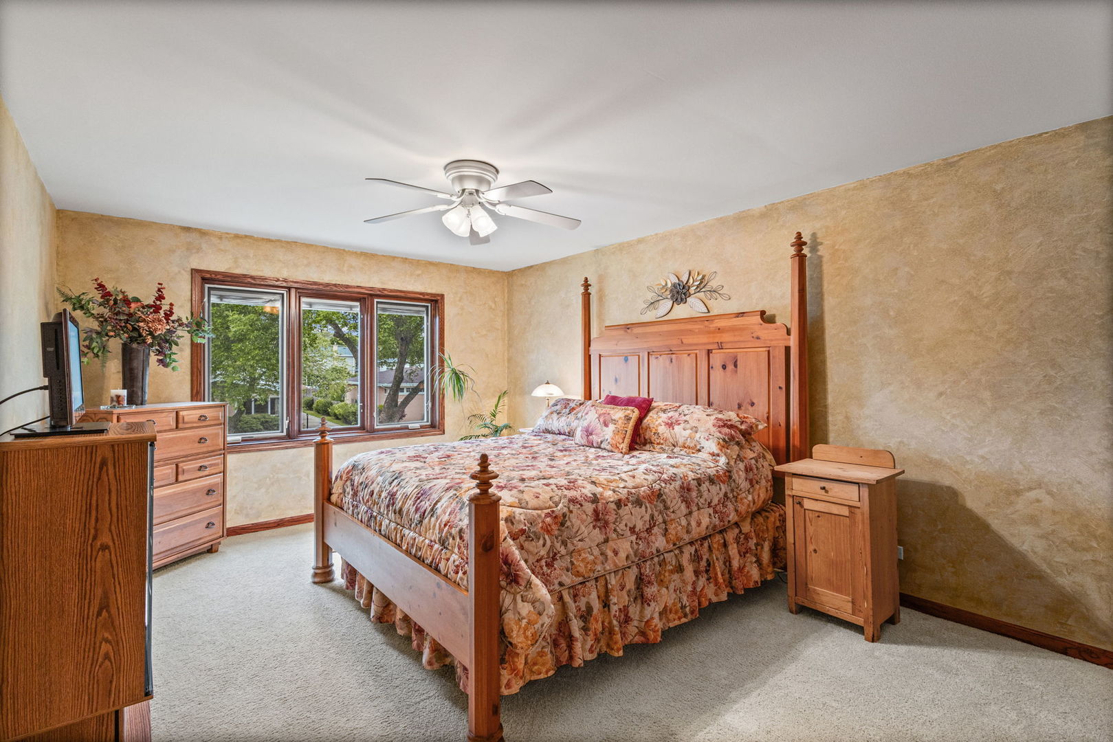 1227 S Highland Avenue, Arlington Heights, IL 60005