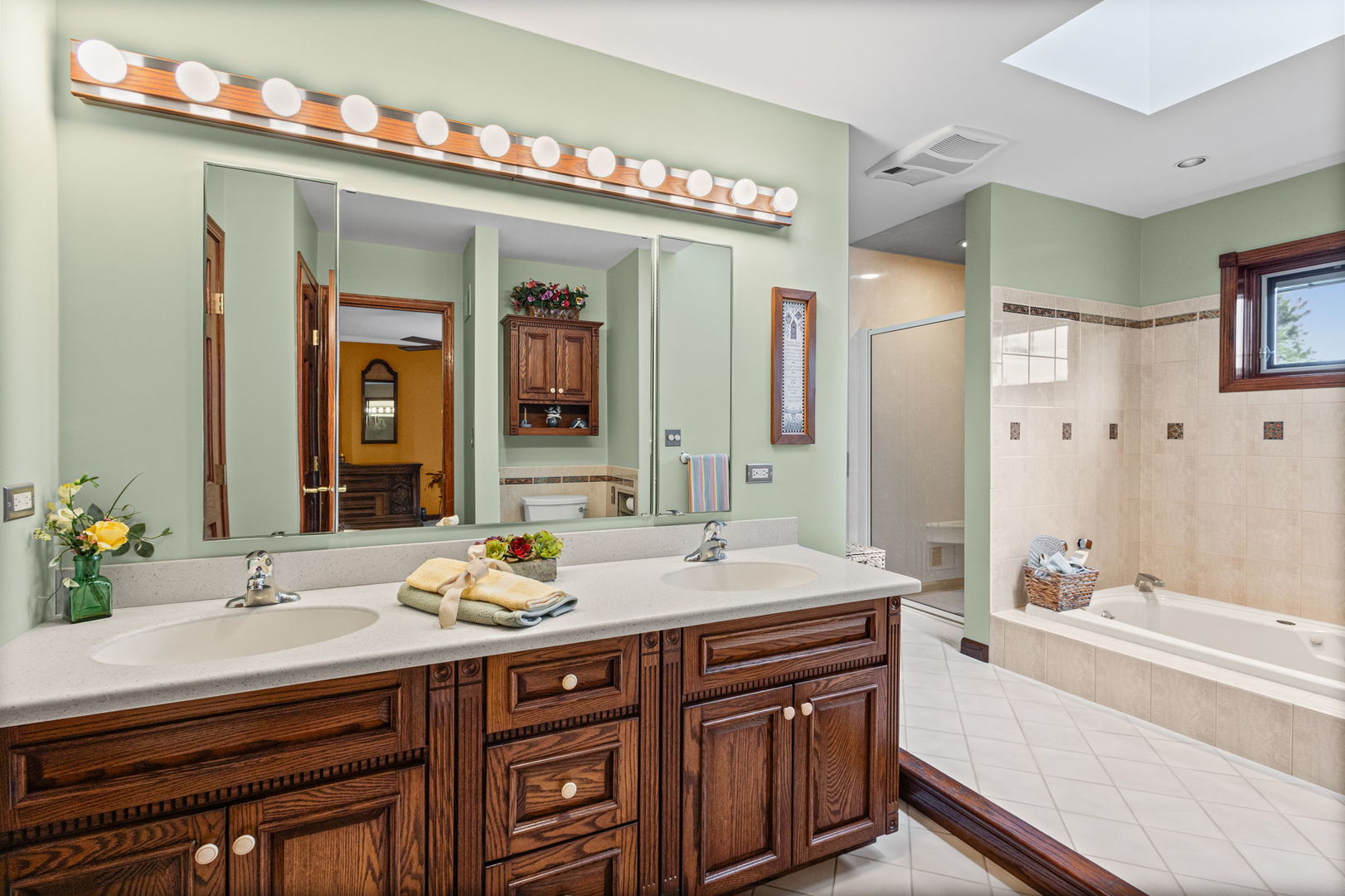 1227 S Highland Avenue, Arlington Heights, IL 60005