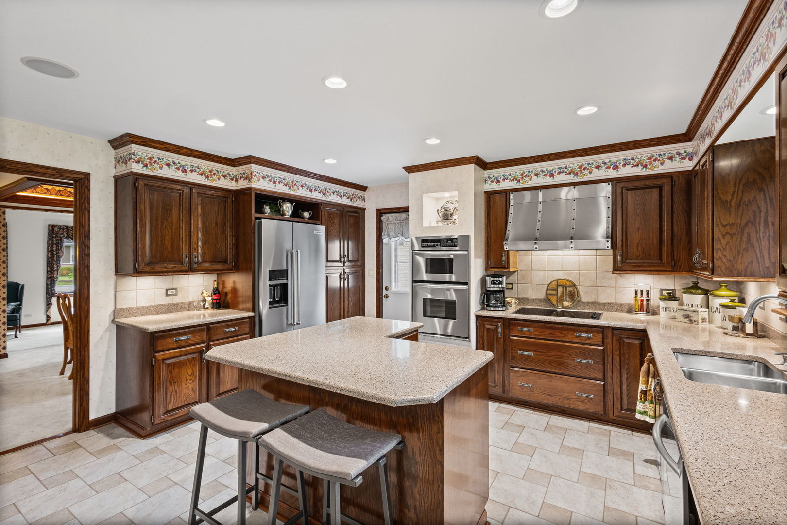 1227 S Highland Avenue, Arlington Heights, IL 60005