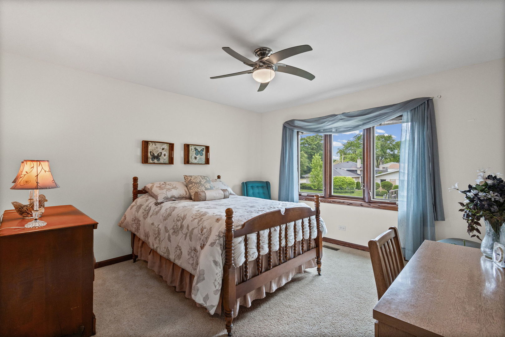1227 S Highland Avenue, Arlington Heights, IL 60005