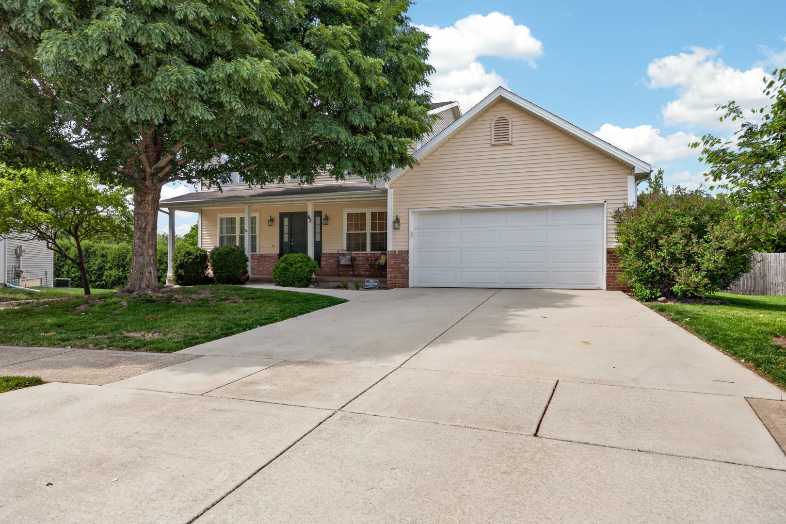 42 Ashling Court, Bloomington, IL 61704
