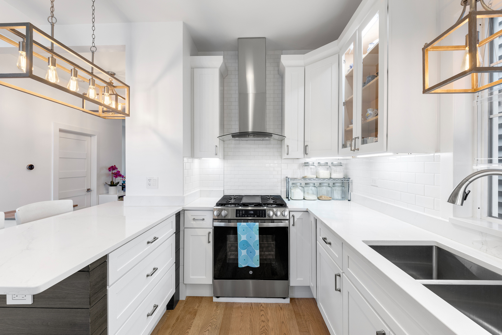 3136 S Komensky Avenue, Chicago, IL 60623