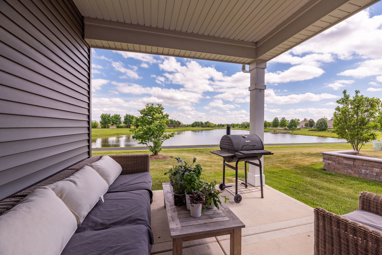833 Americana Avenue, Pingree Grove, IL 60140