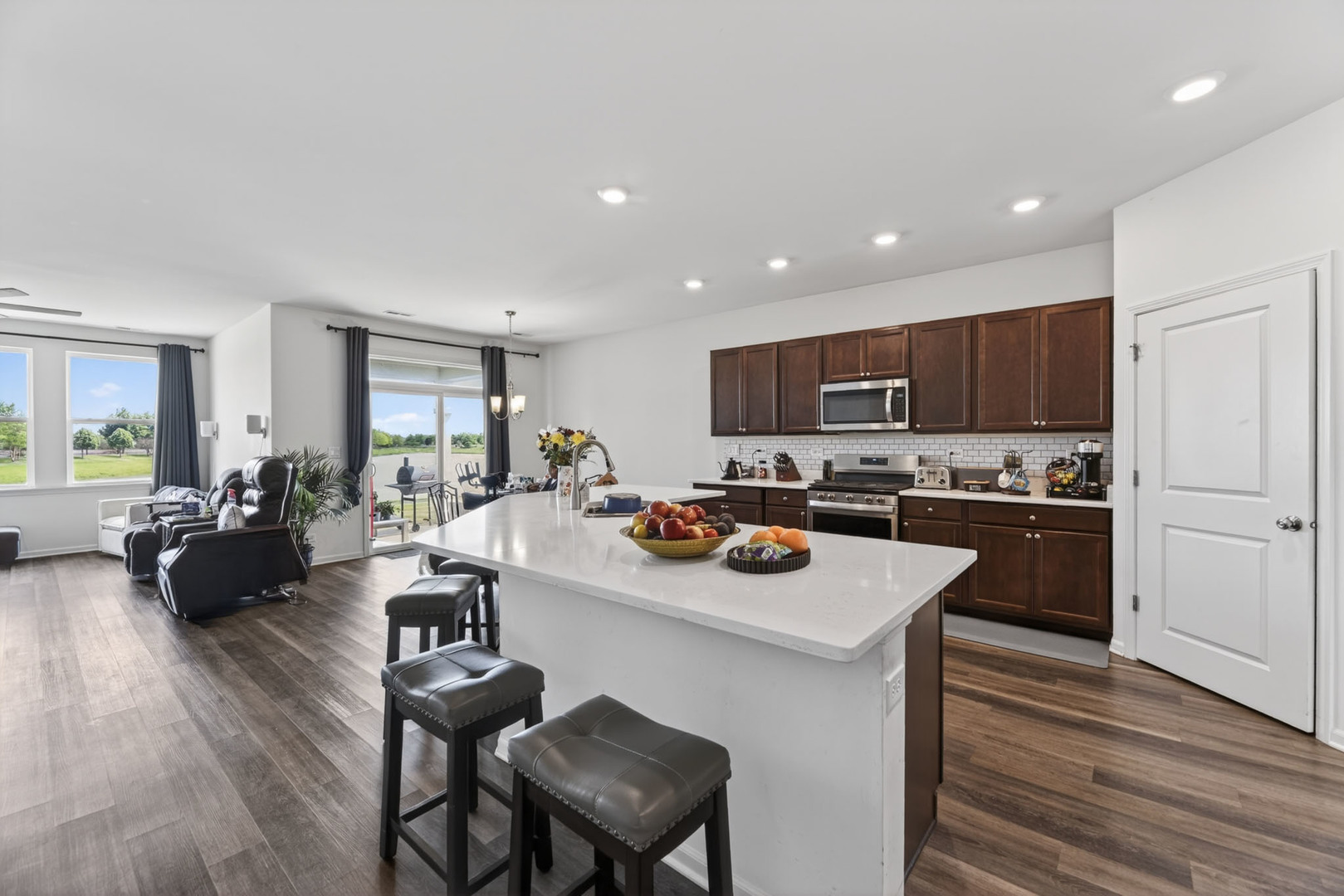 833 Americana Avenue, Pingree Grove, IL 60140