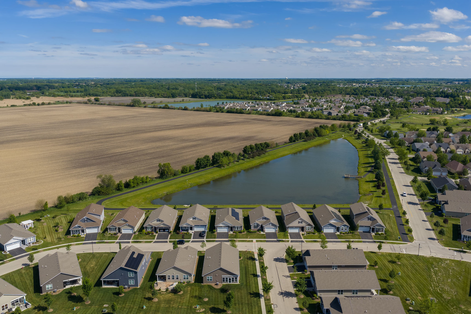 833 Americana Avenue, Pingree Grove, IL 60140