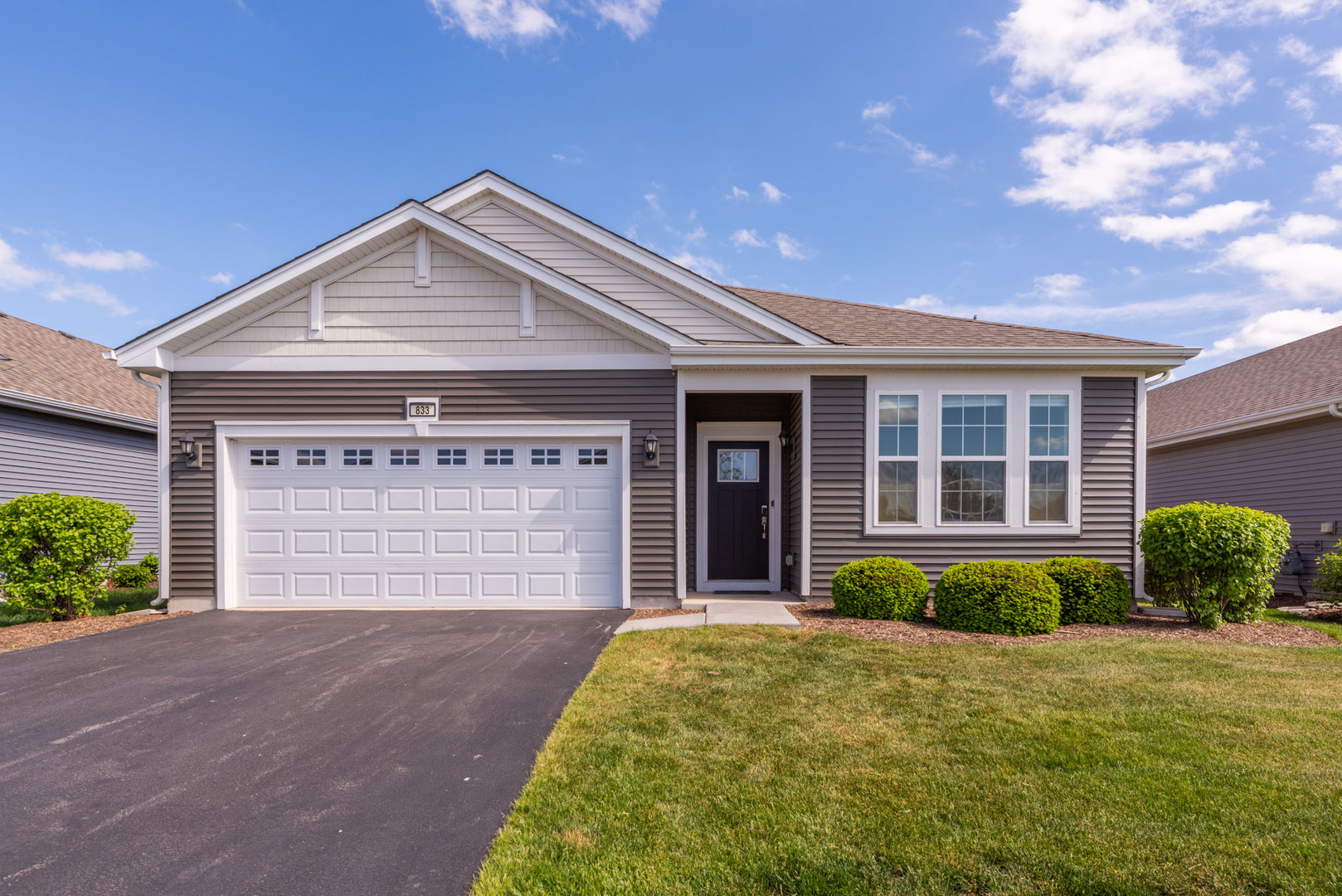 833 Americana Avenue, Pingree Grove, IL 60140