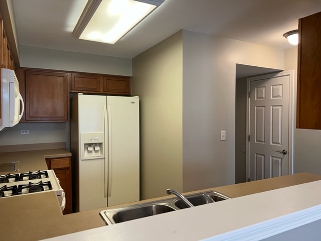 616 Lincoln Station Drive, Oswego, IL 60543