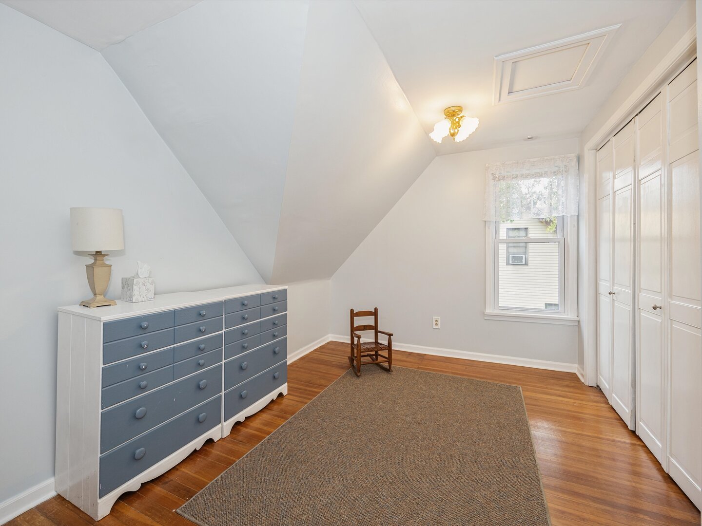 733 N Waiola Avenue, La Grange Park, IL 60526