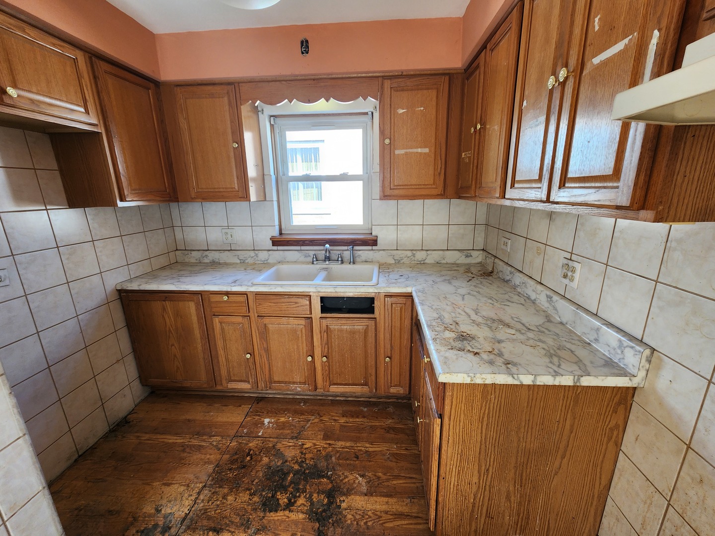5711 S Mayfield Avenue, Chicago, IL 60638