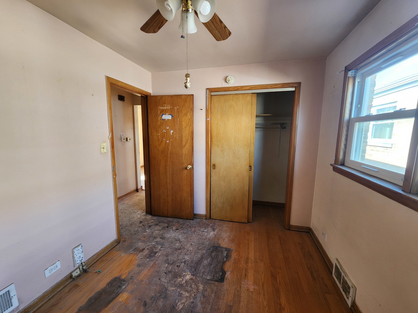 5711 S Mayfield Avenue, Chicago, IL 60638