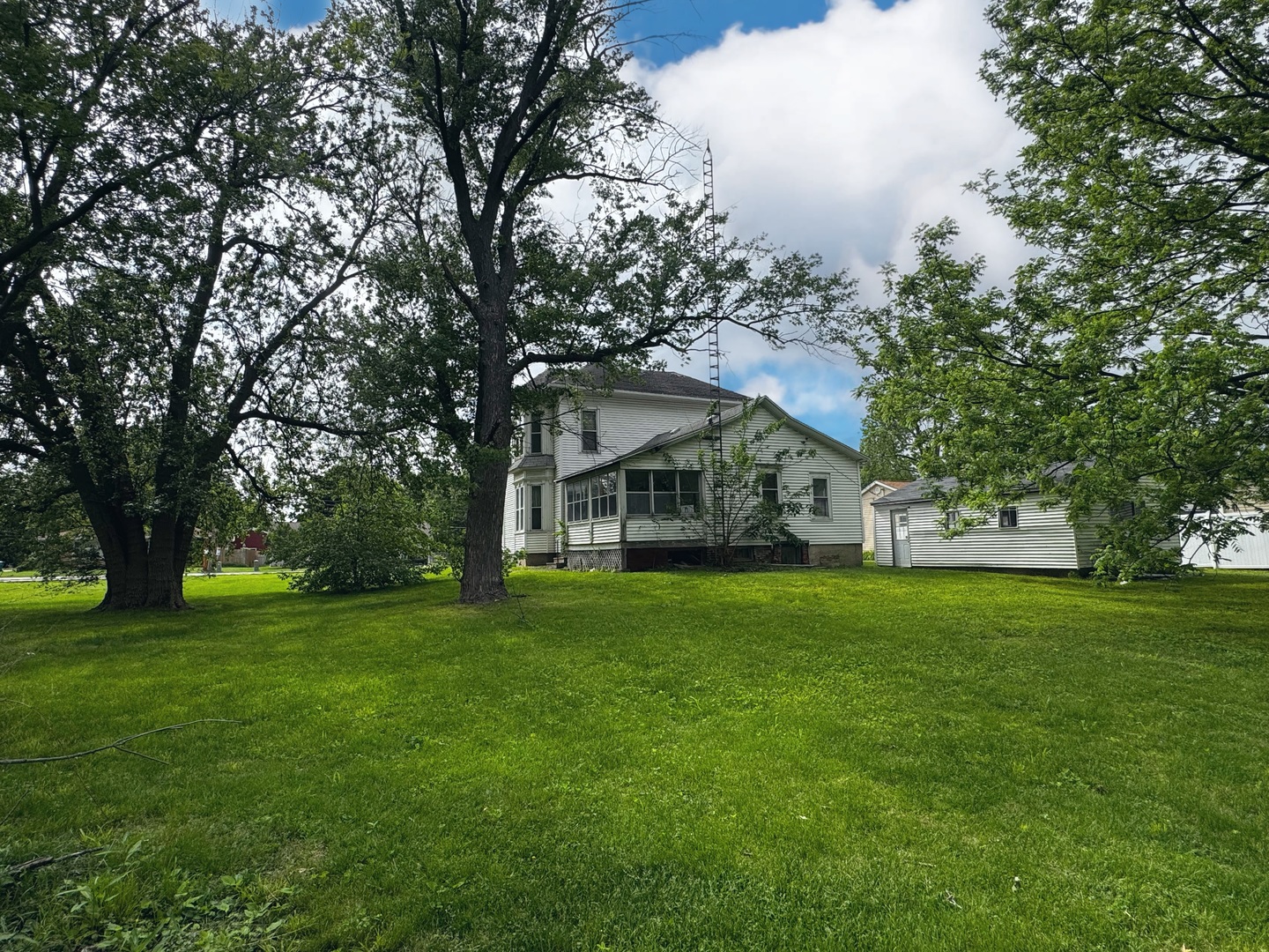 927 S Vermillion Street, Streator, IL 61364